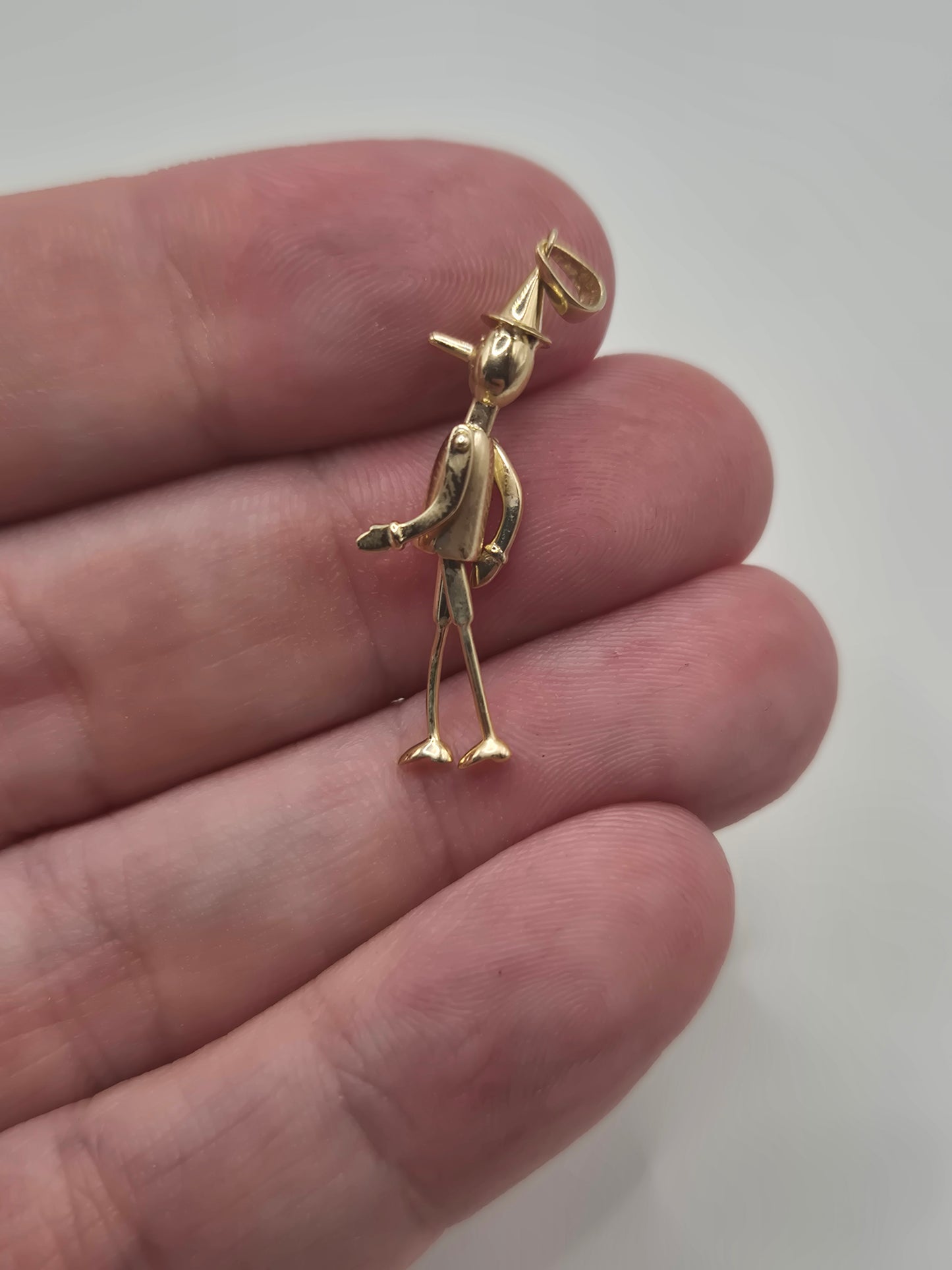 9ct gold puppet pendant