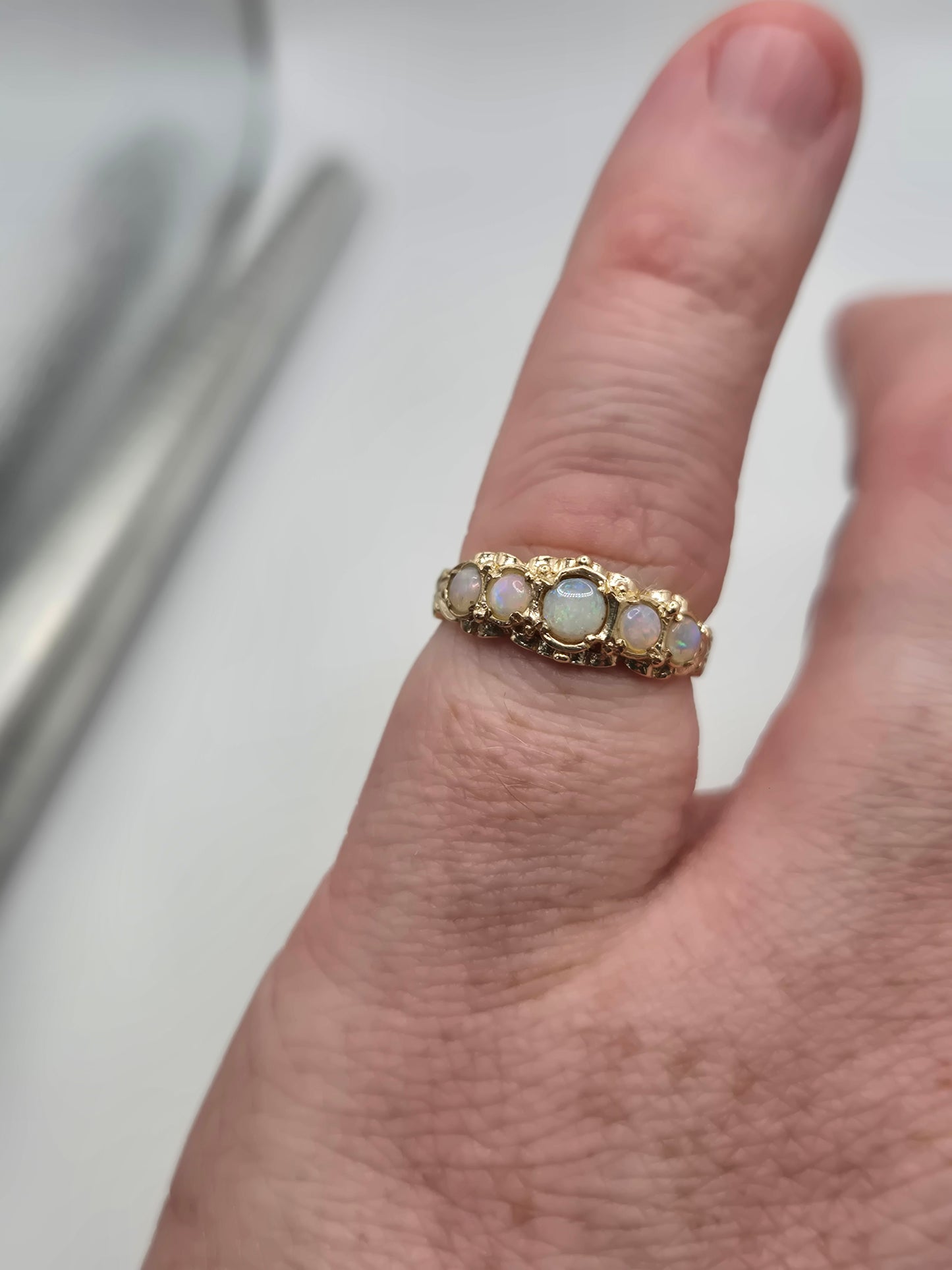 9ct gold opal ring