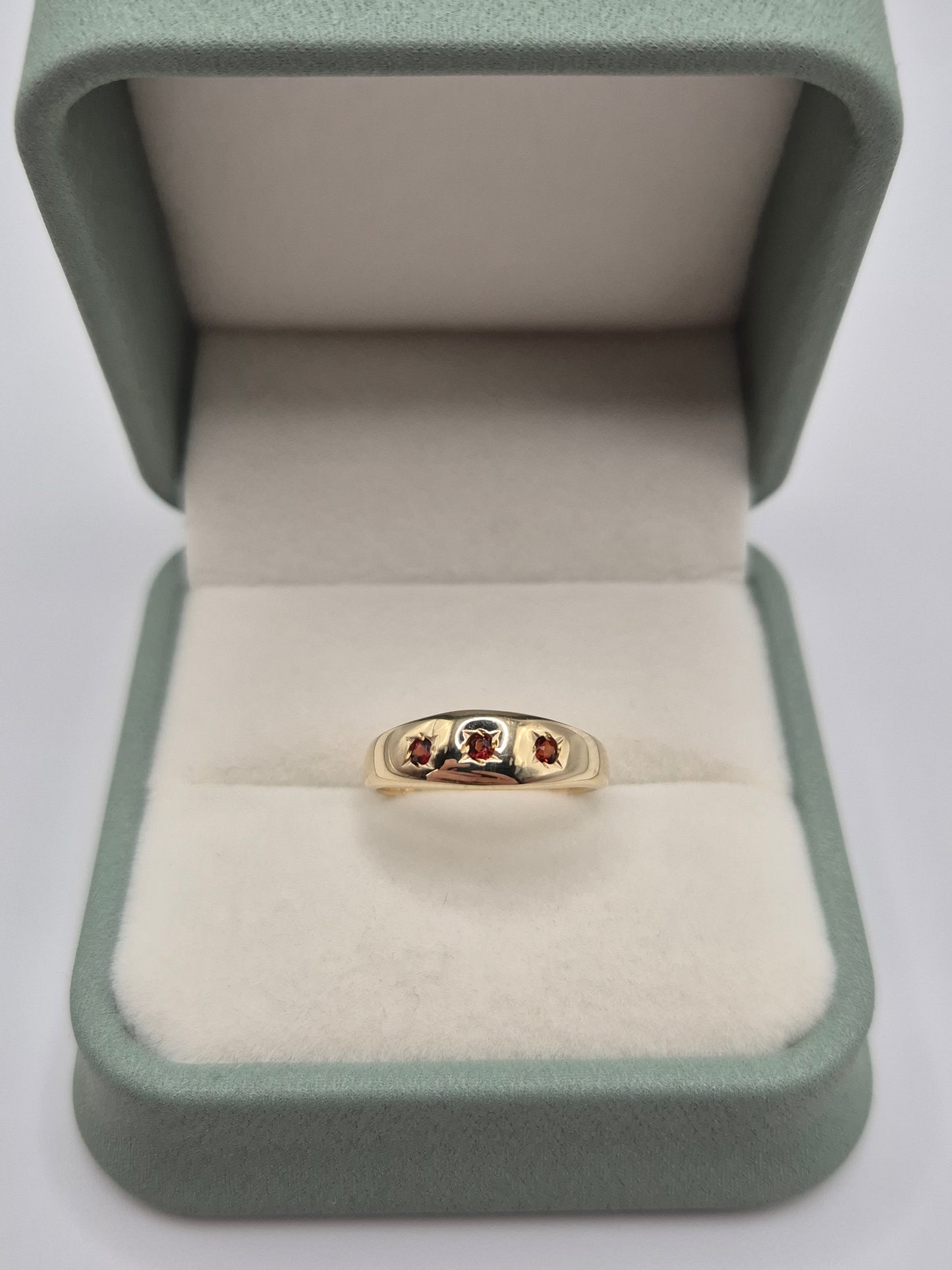 9ct gold garnet gypsy ring