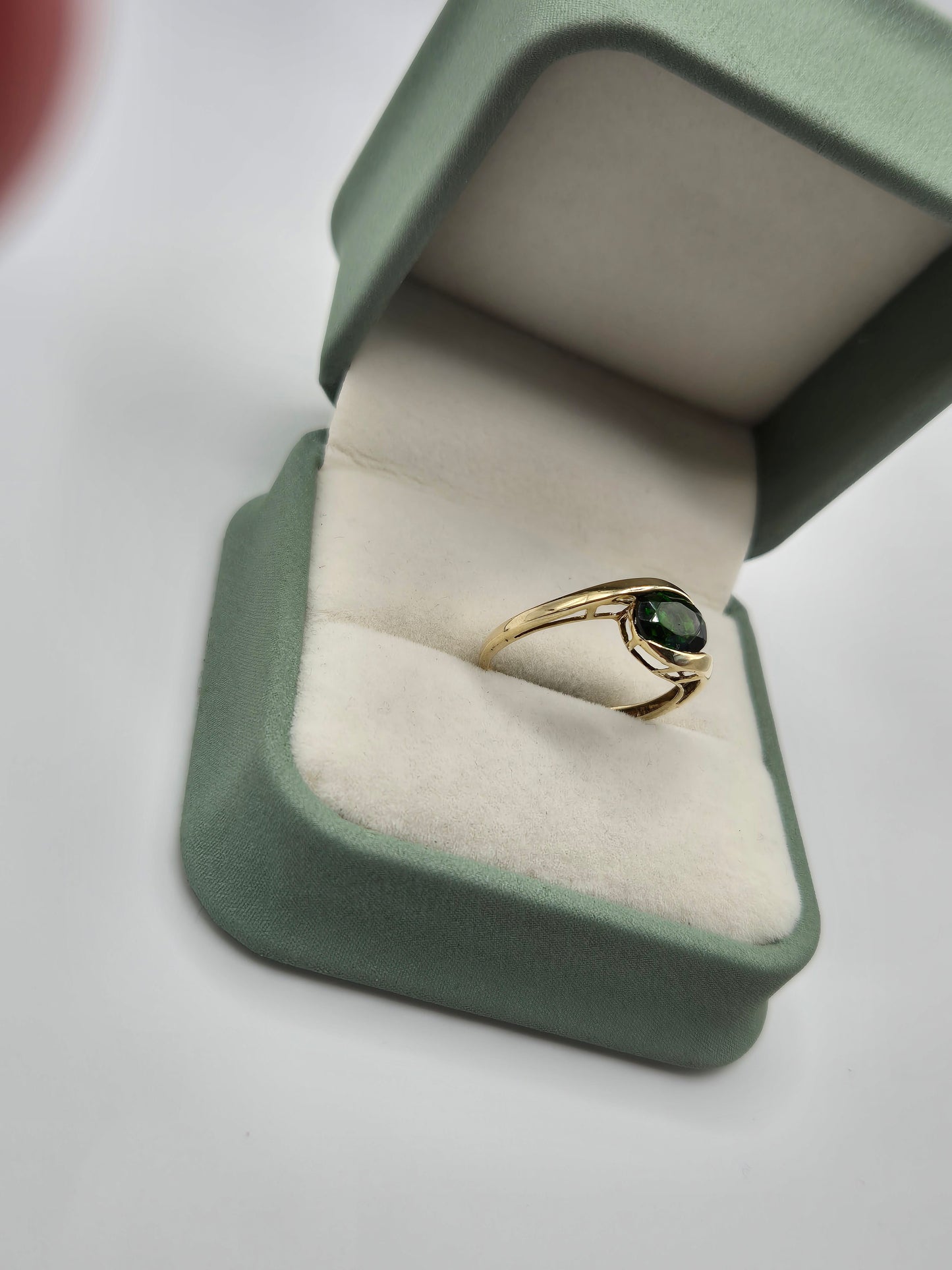 9ct gold diopside ring