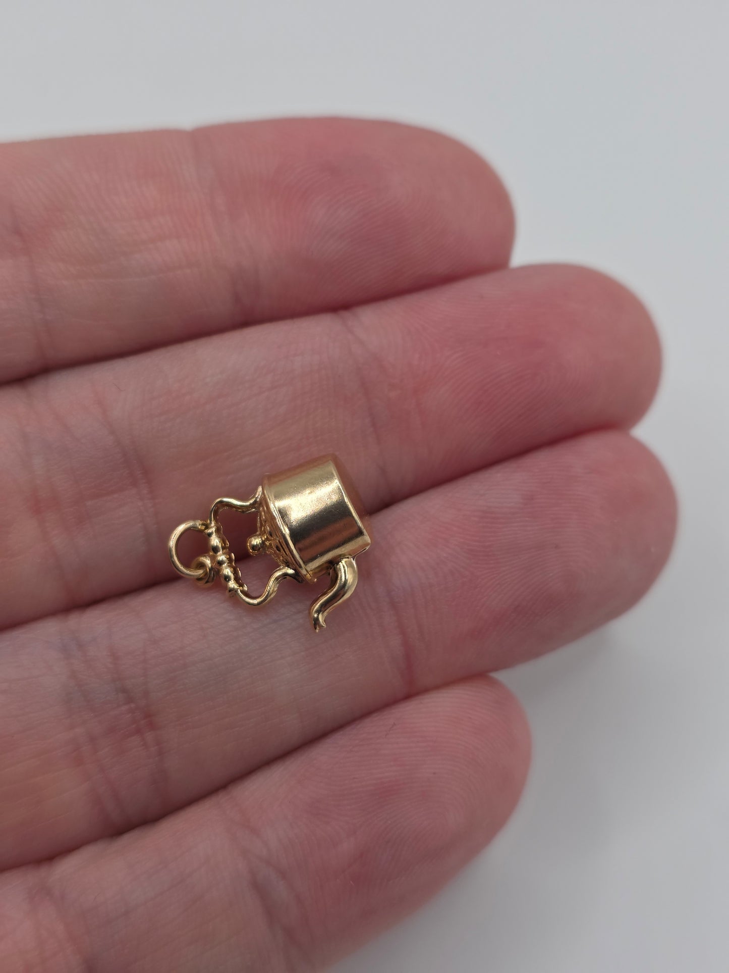 9ct gold kettle charm