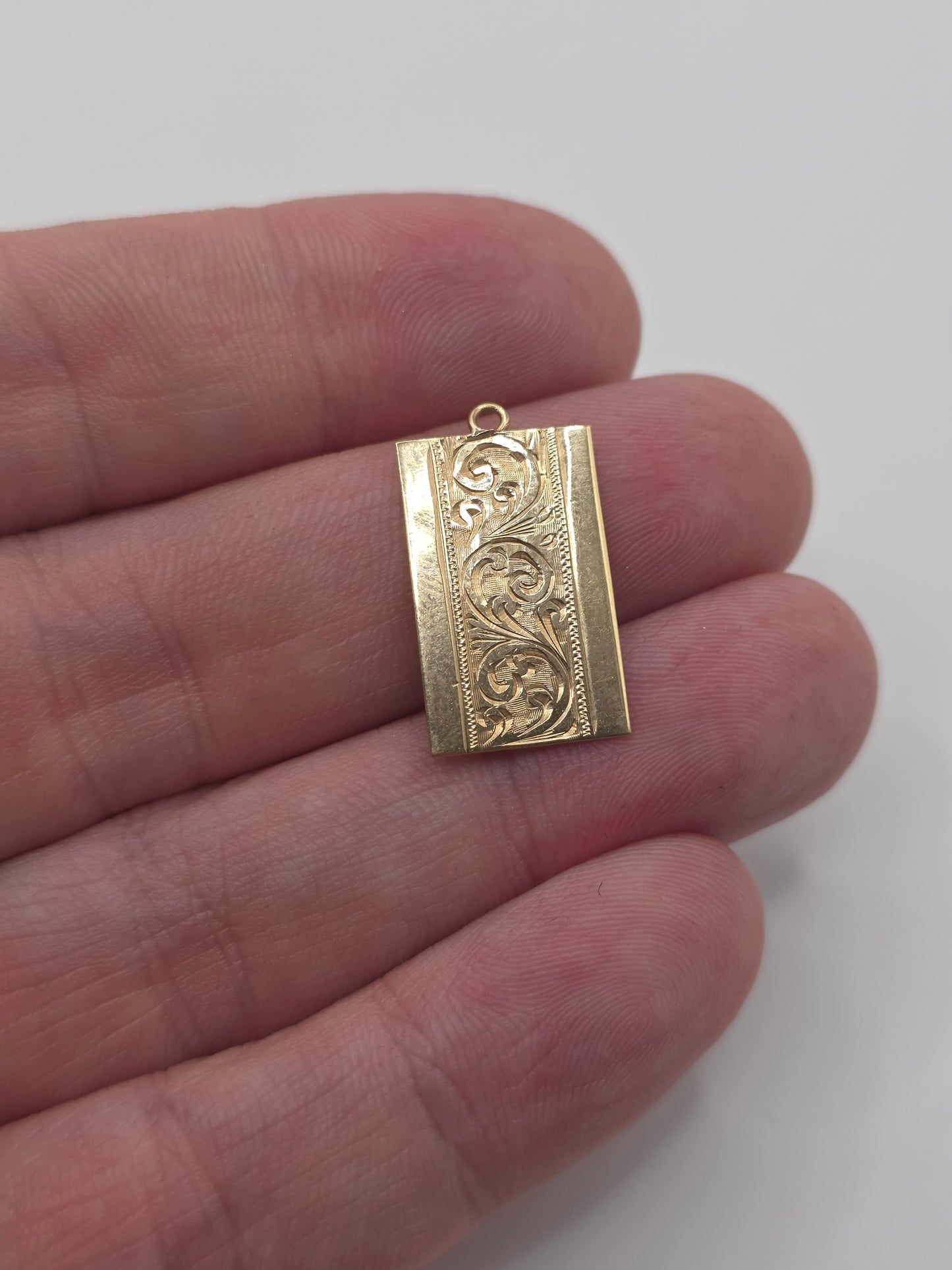 9ct gold ingot pendant
