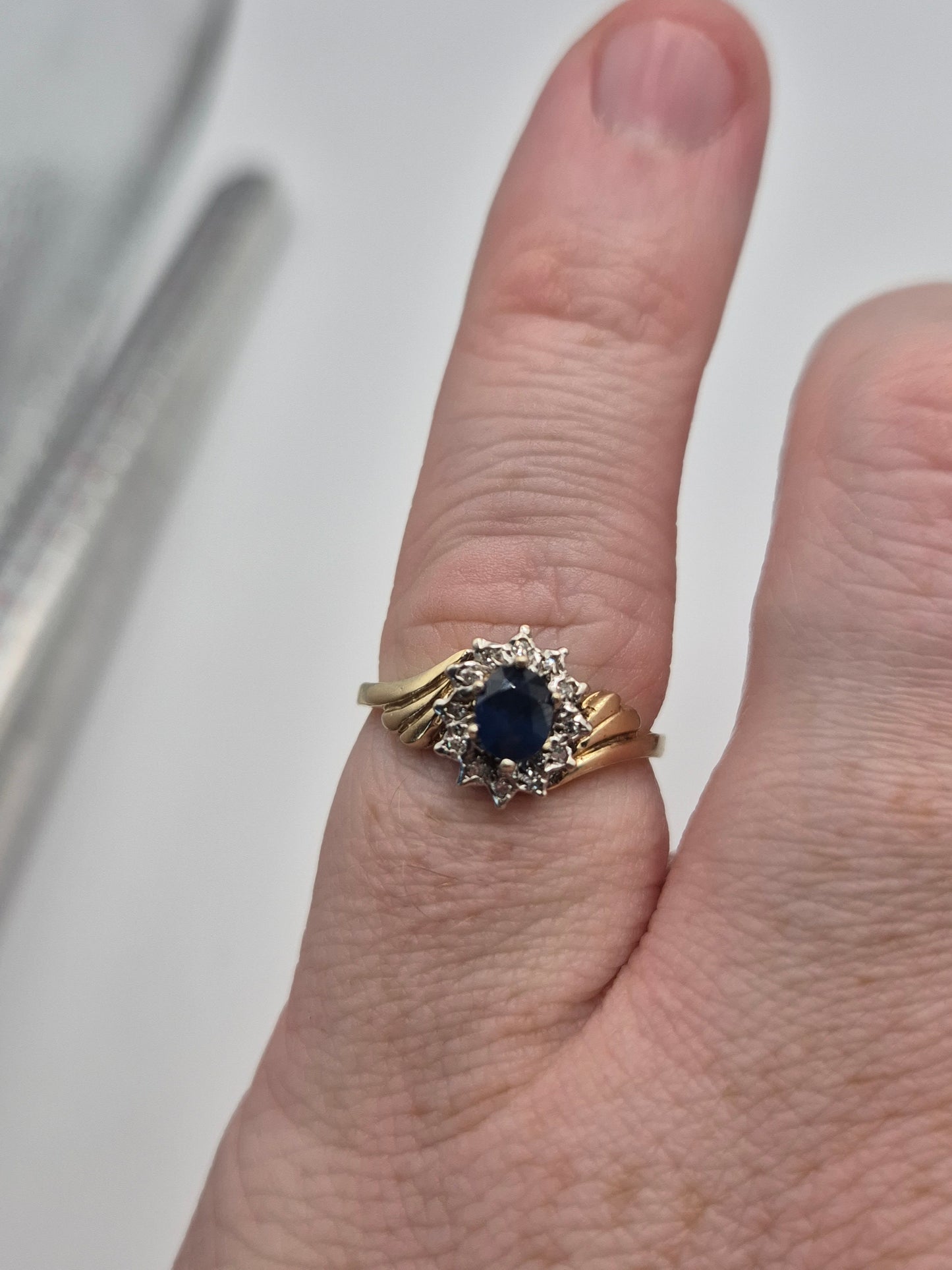 9ct gold sapphire and diamond ring