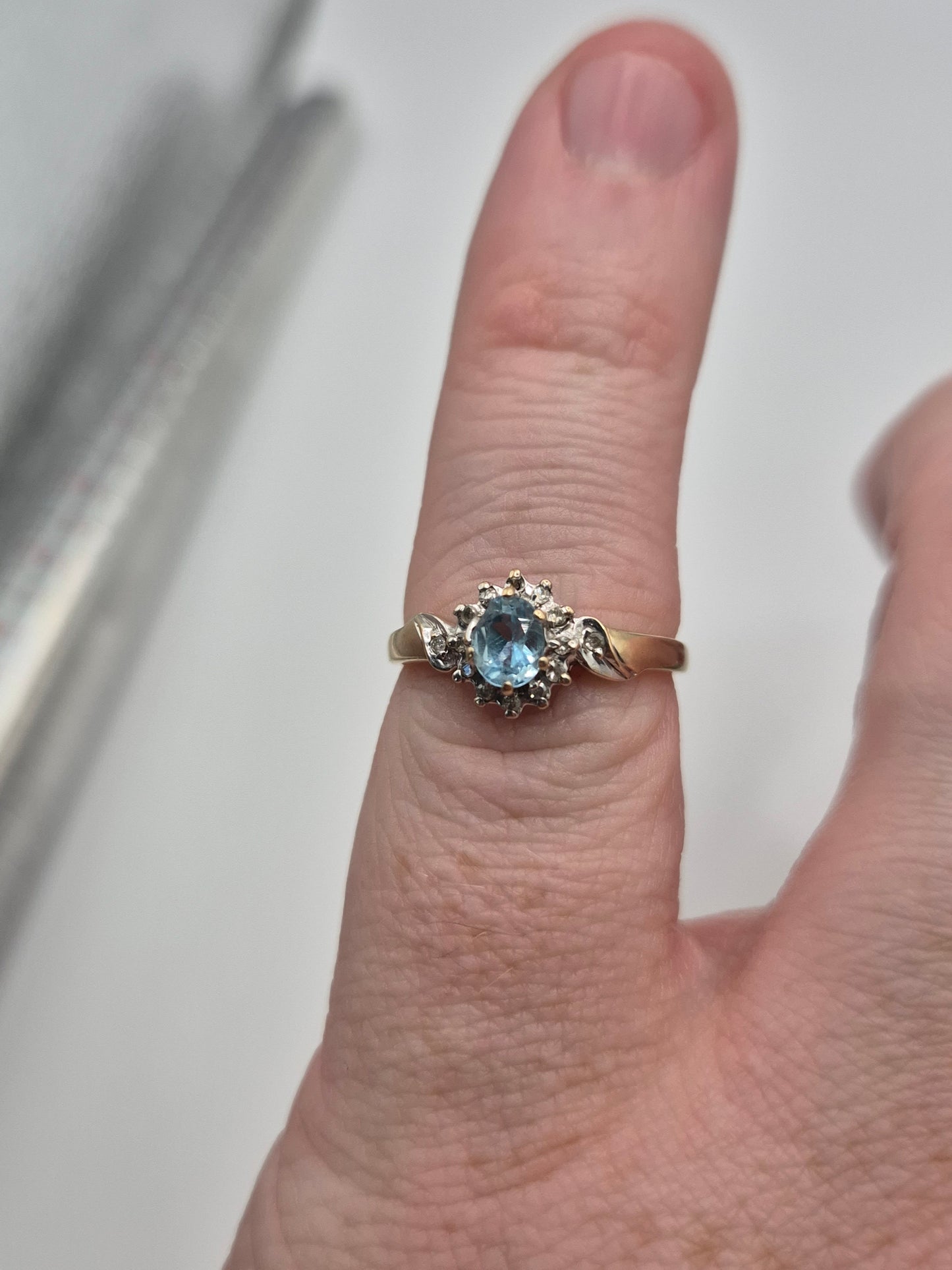 9ct gold topaz and diamond ring