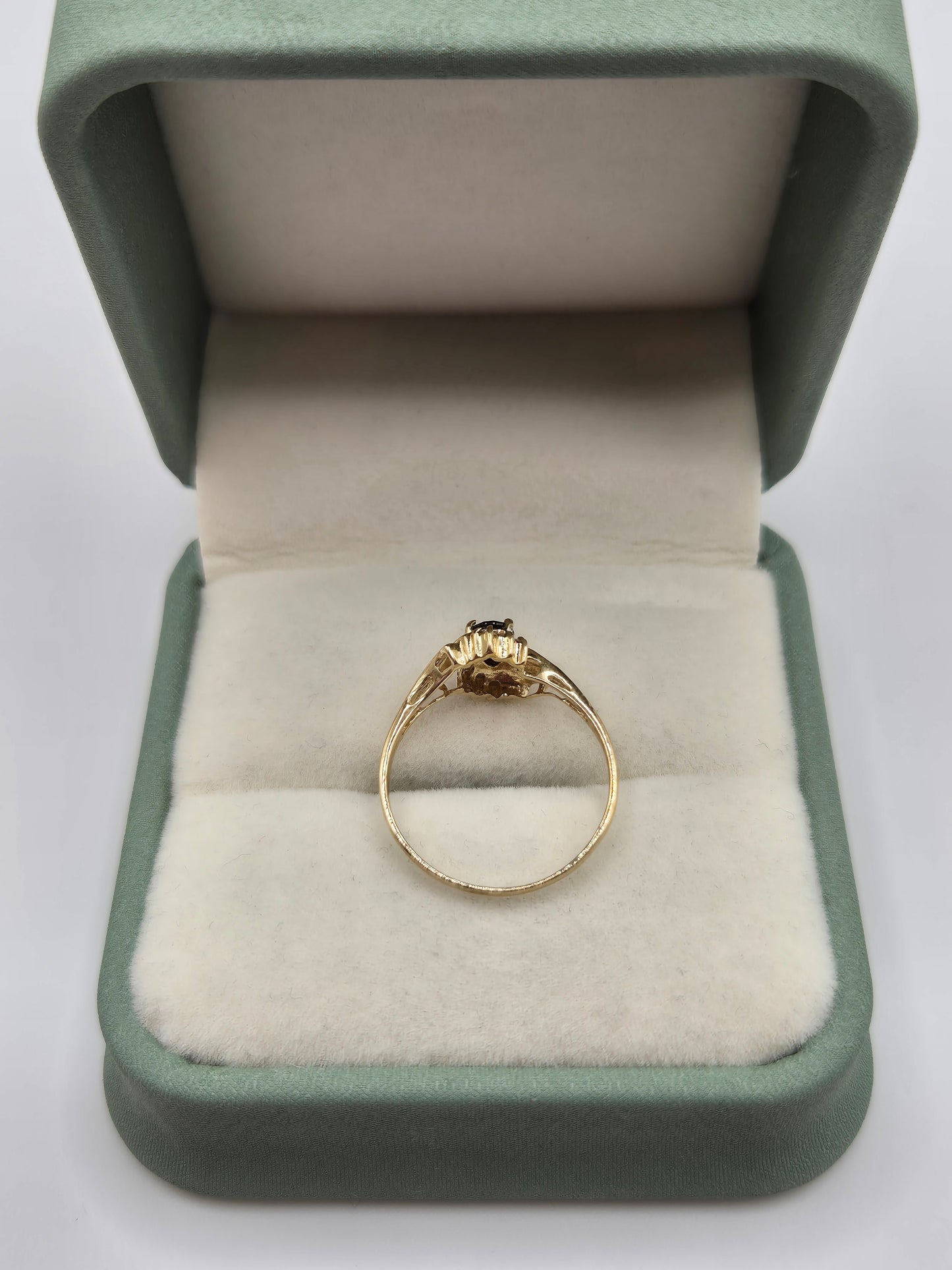 9ct gold sapphire and diamond ring