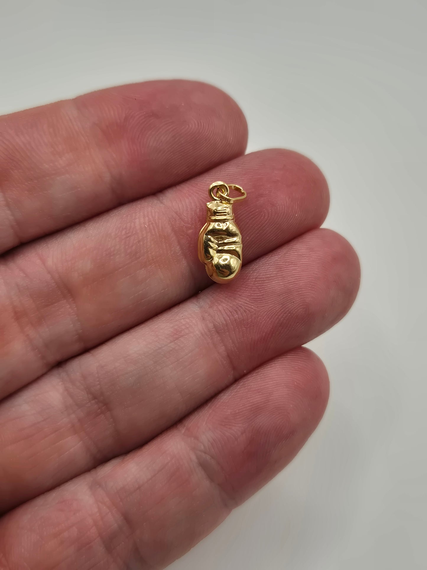 9ct gold boxing glove charm