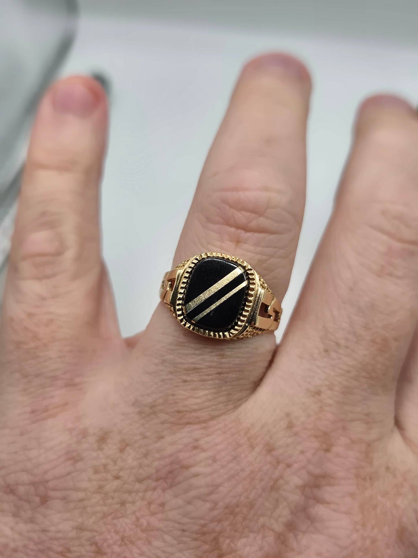 9ct gold onyx signet ring