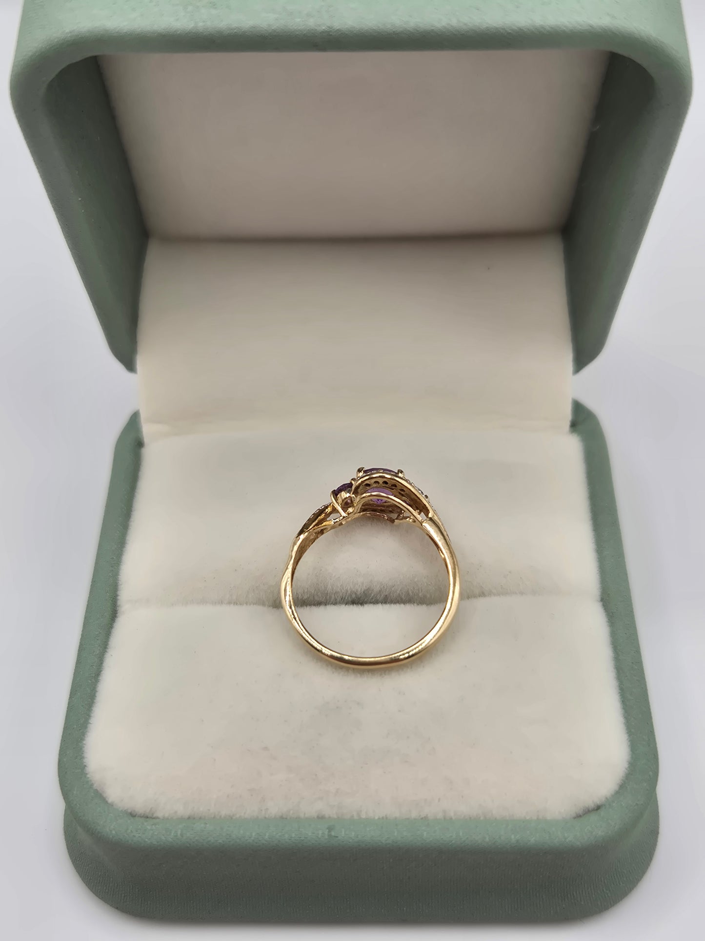 9ct gold amethyst and diamond ring
