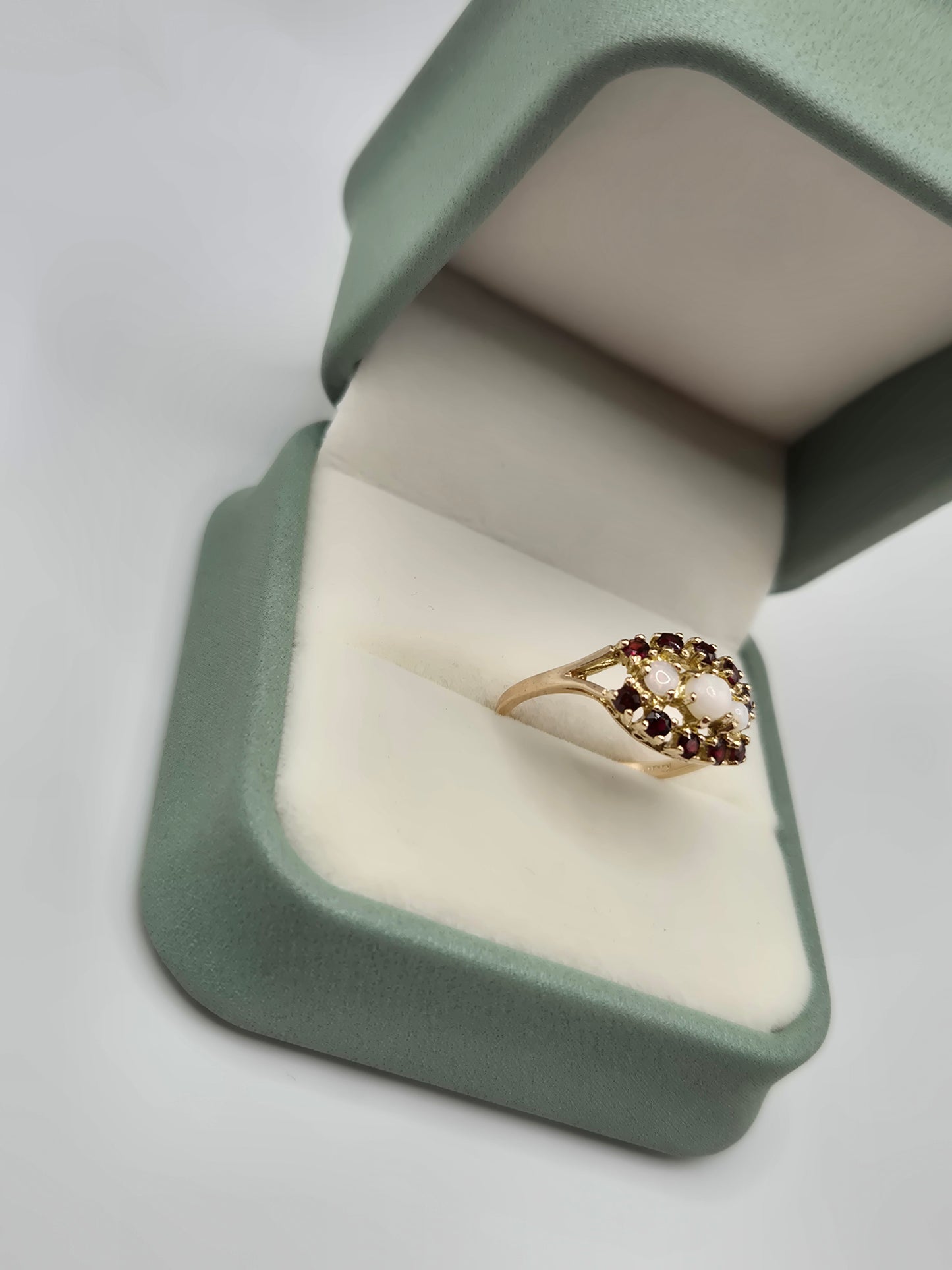 9ct gold opal and garnet ring