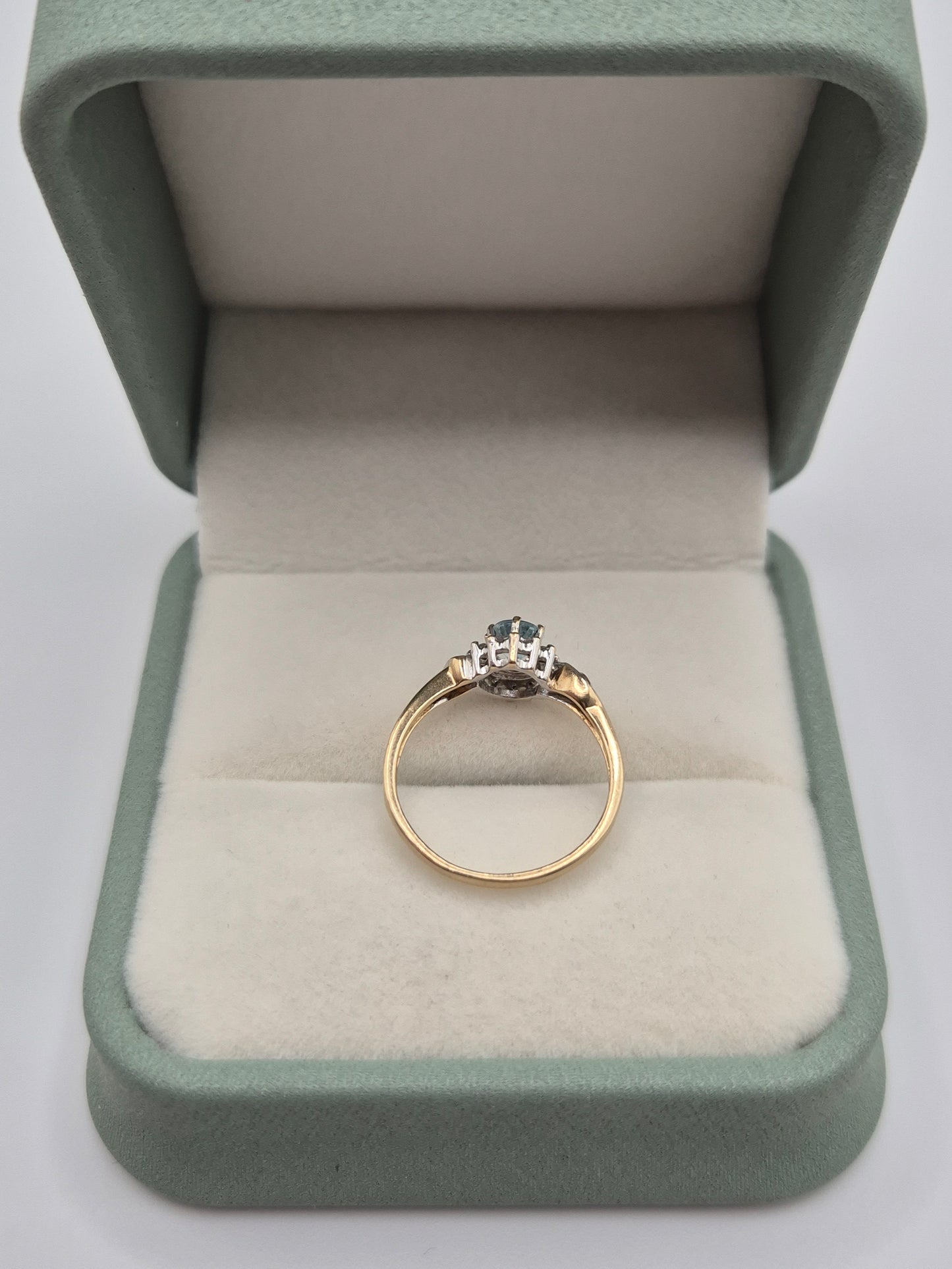 9ct gold topaz and diamond ring
