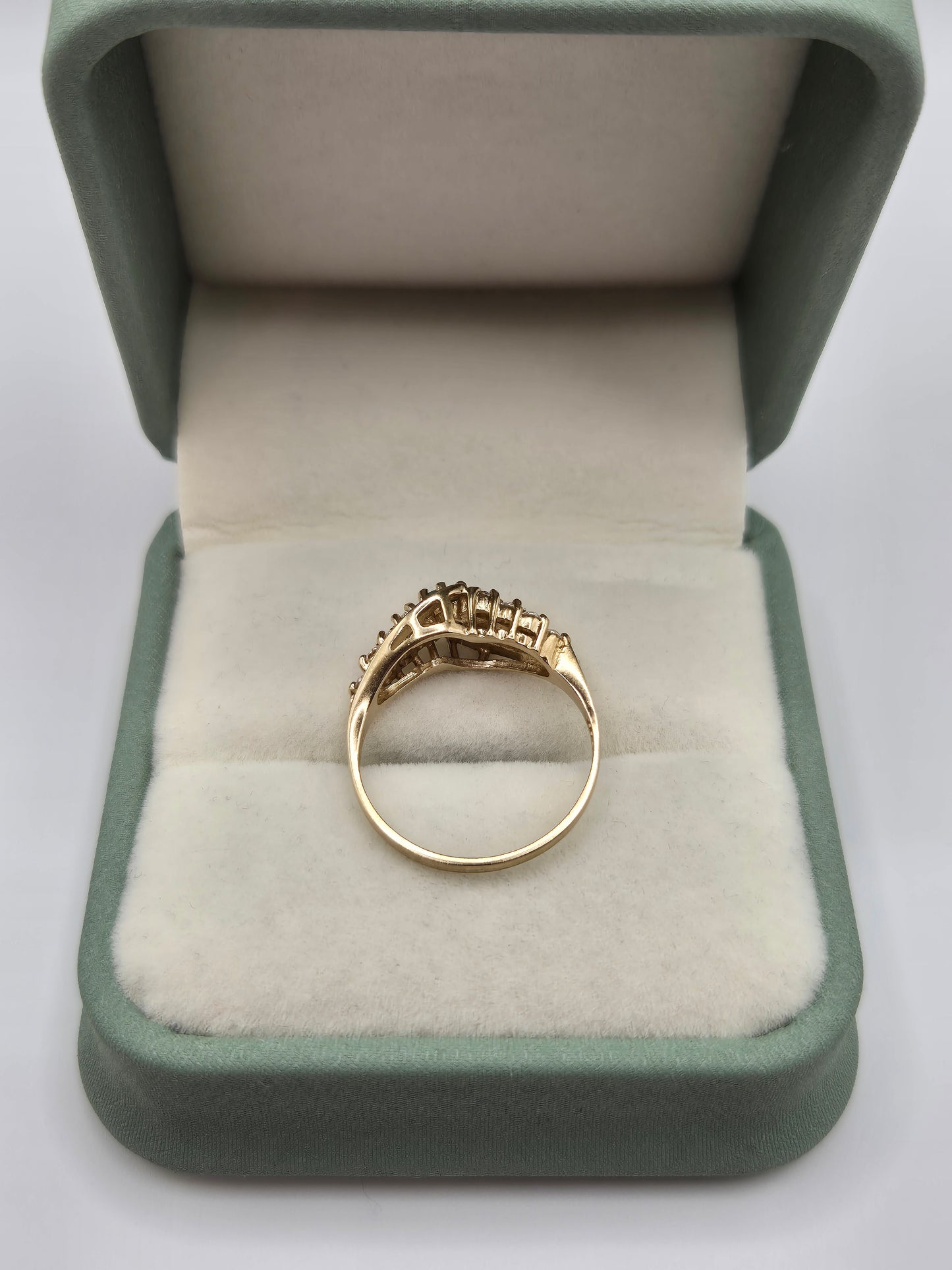 9ct gold emerald and cz ring