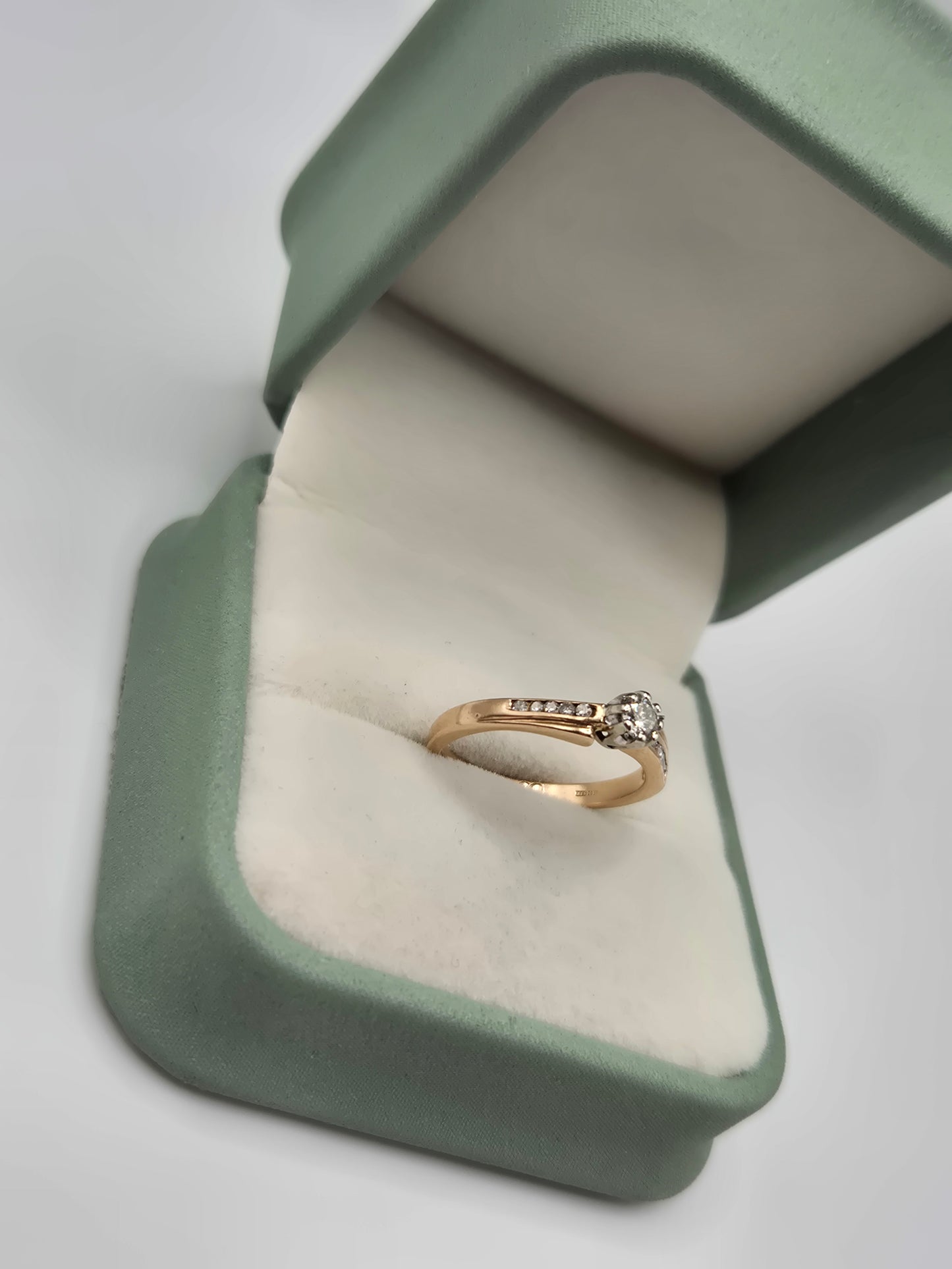 9ct rose gold 20 point diamond ring
