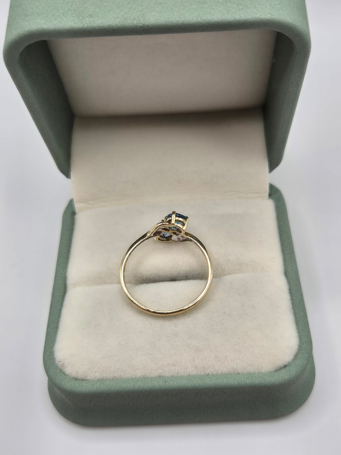 9ct gold topaz and diamond ring