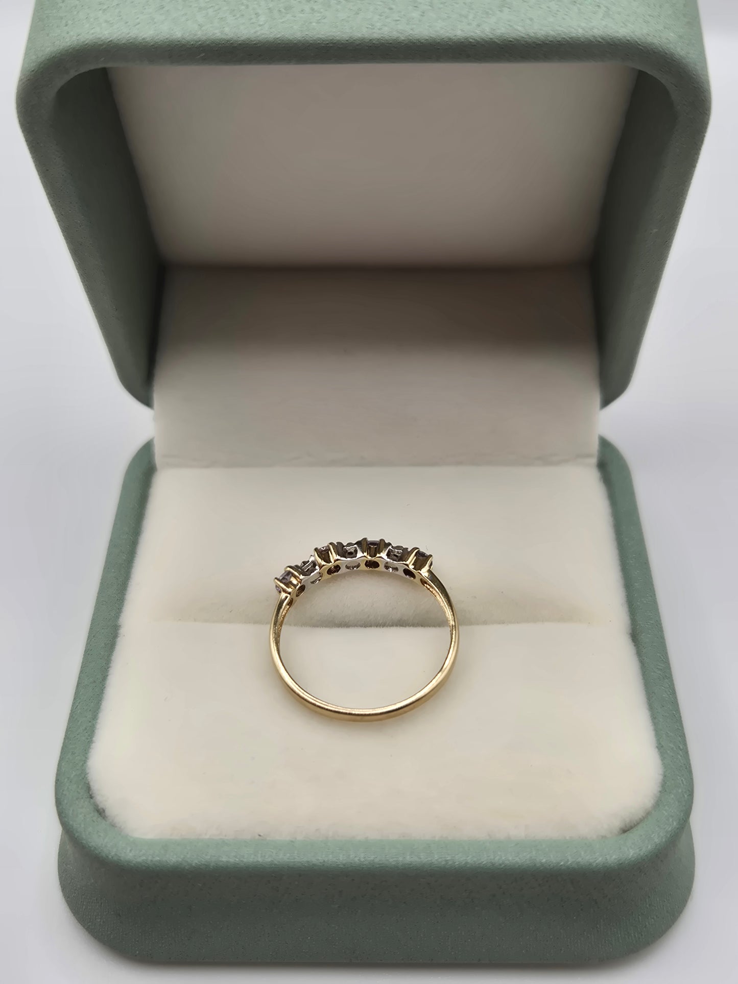 9ct gold amethyst and diamond ring