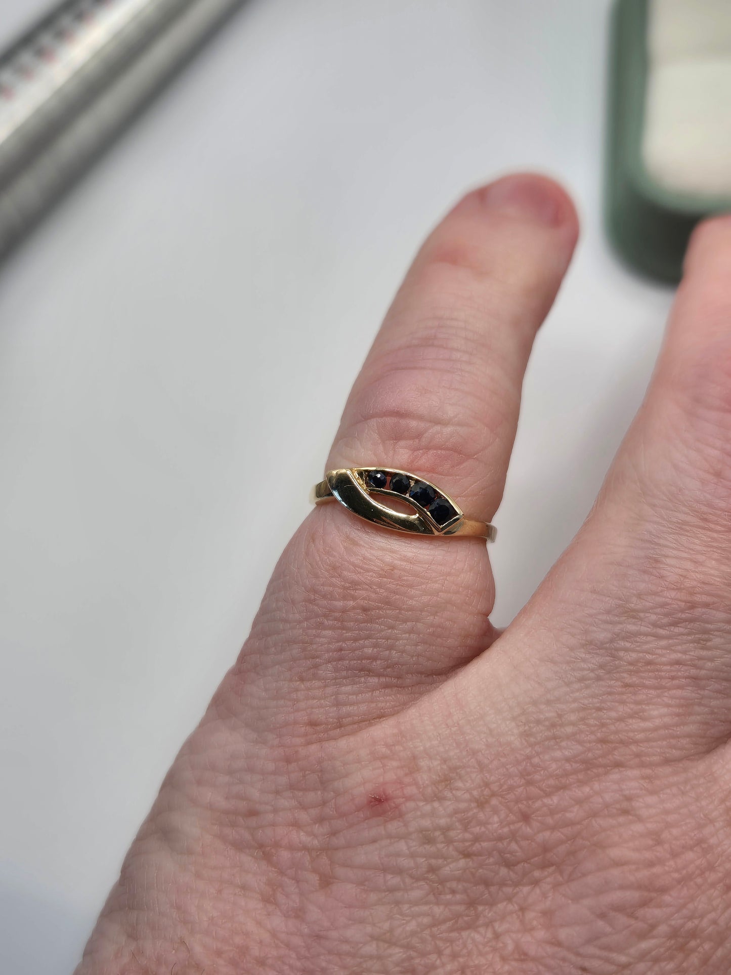 9ct gold onyx ring