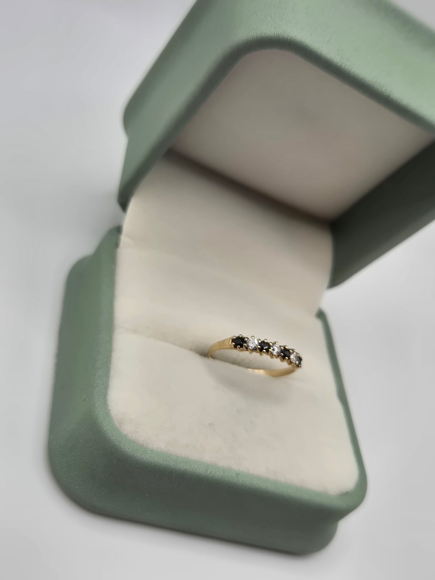 9ct gold sapphire and cz ring