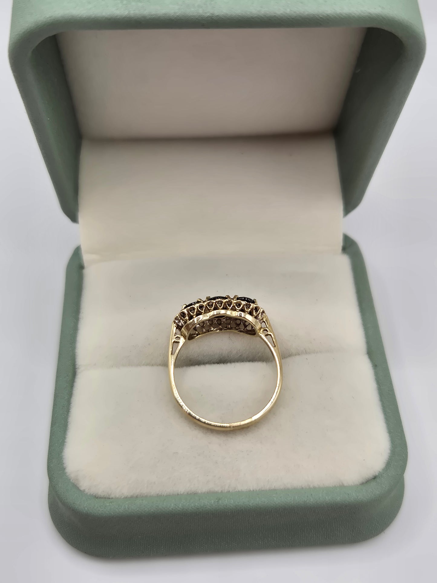 9ct gold sapphire and diamond ring