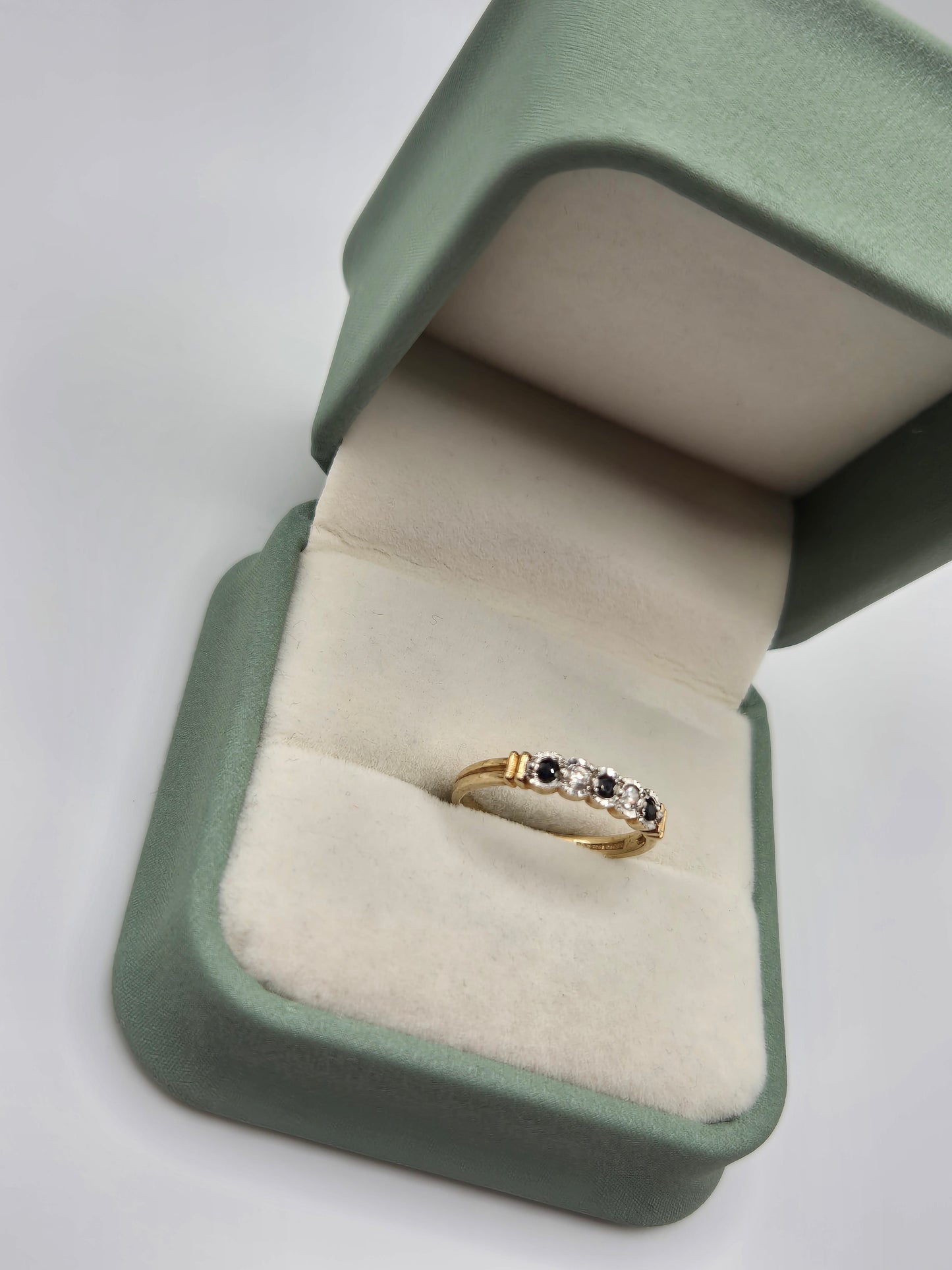 9ct gold sapphire and diamond ring