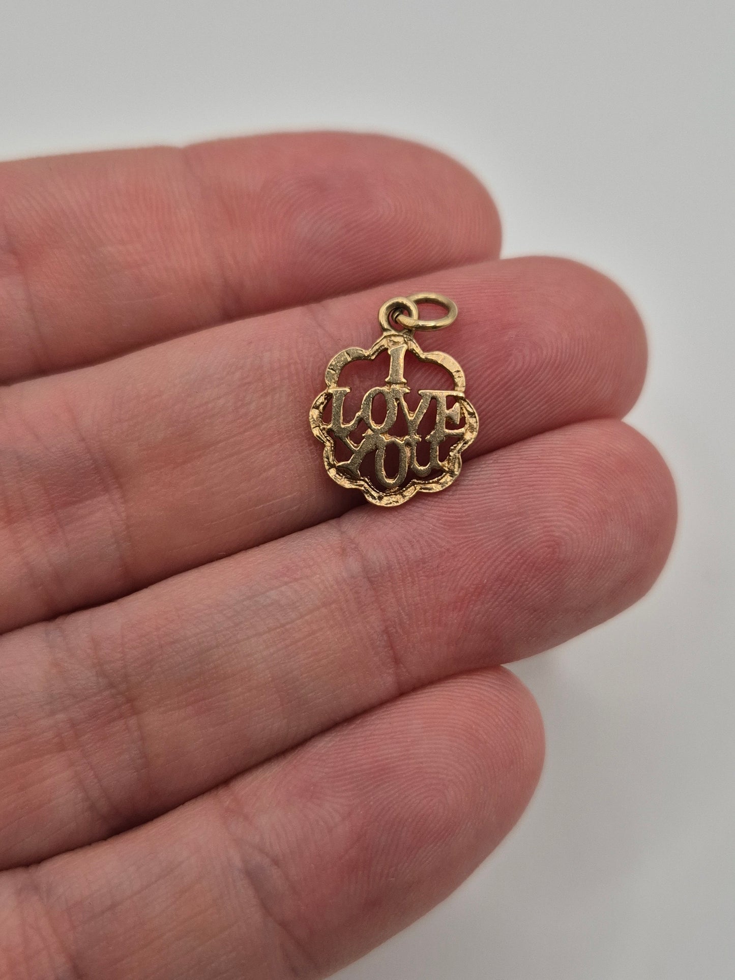 9ct gold "i love you" charm