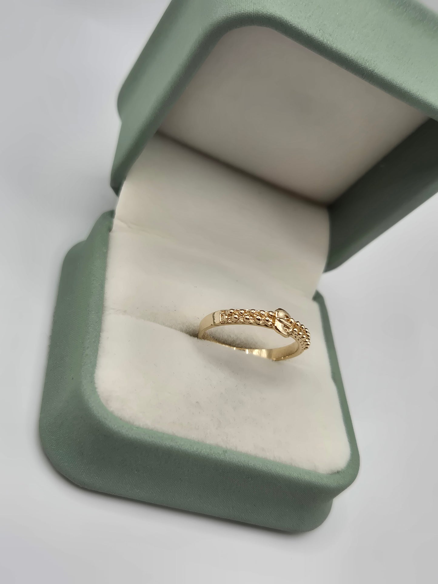 9ct gold buckle keeper ring