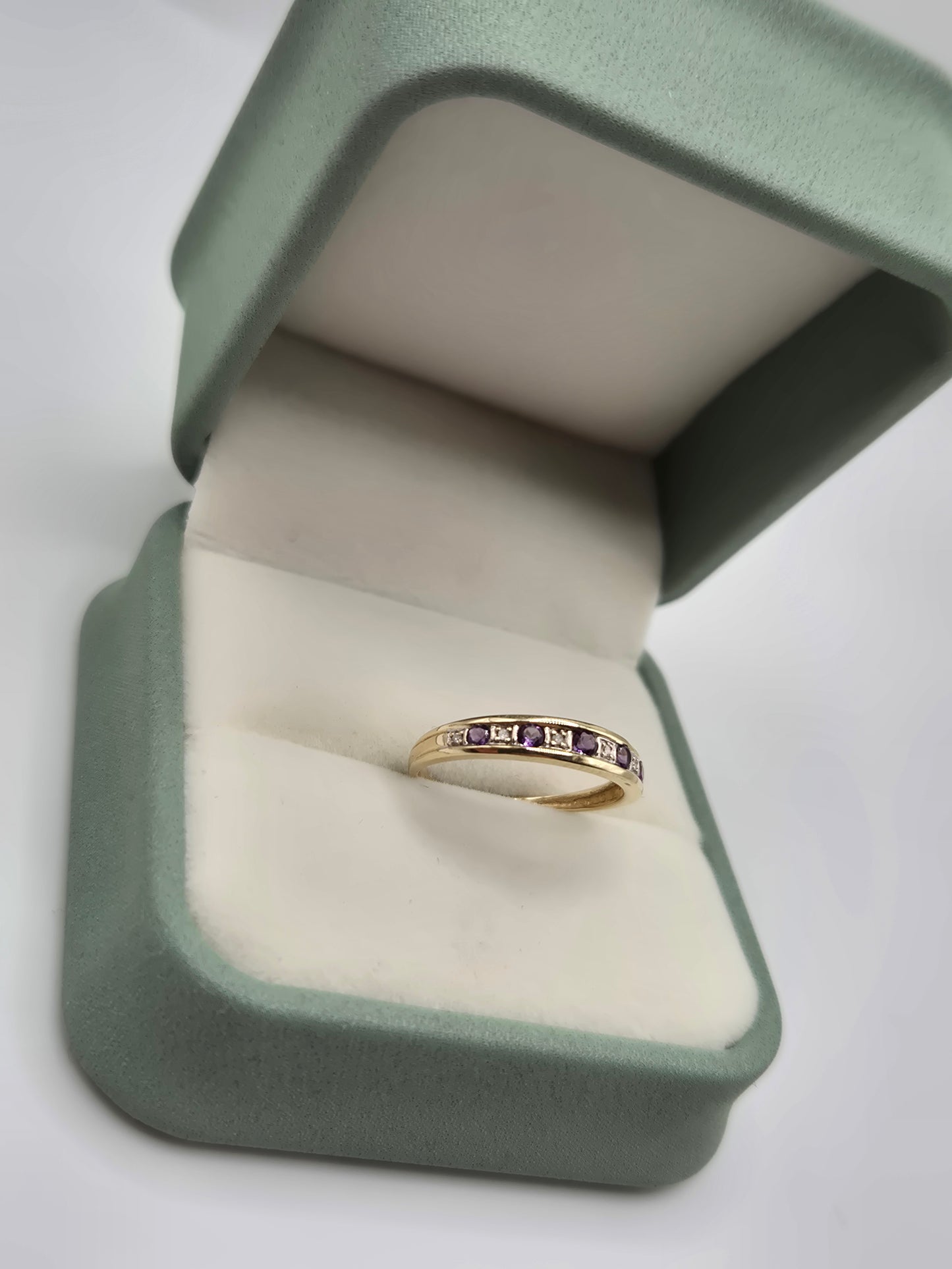 9ct gold amethyst and diamond ring
