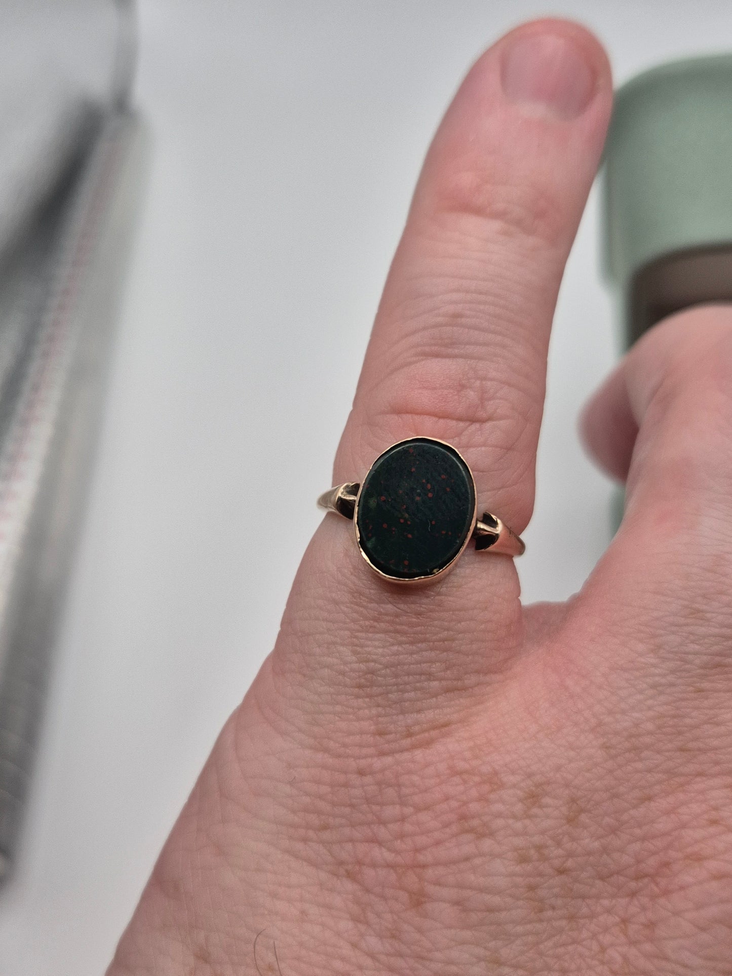 Vintage 9ct gold bloodstone signet ring