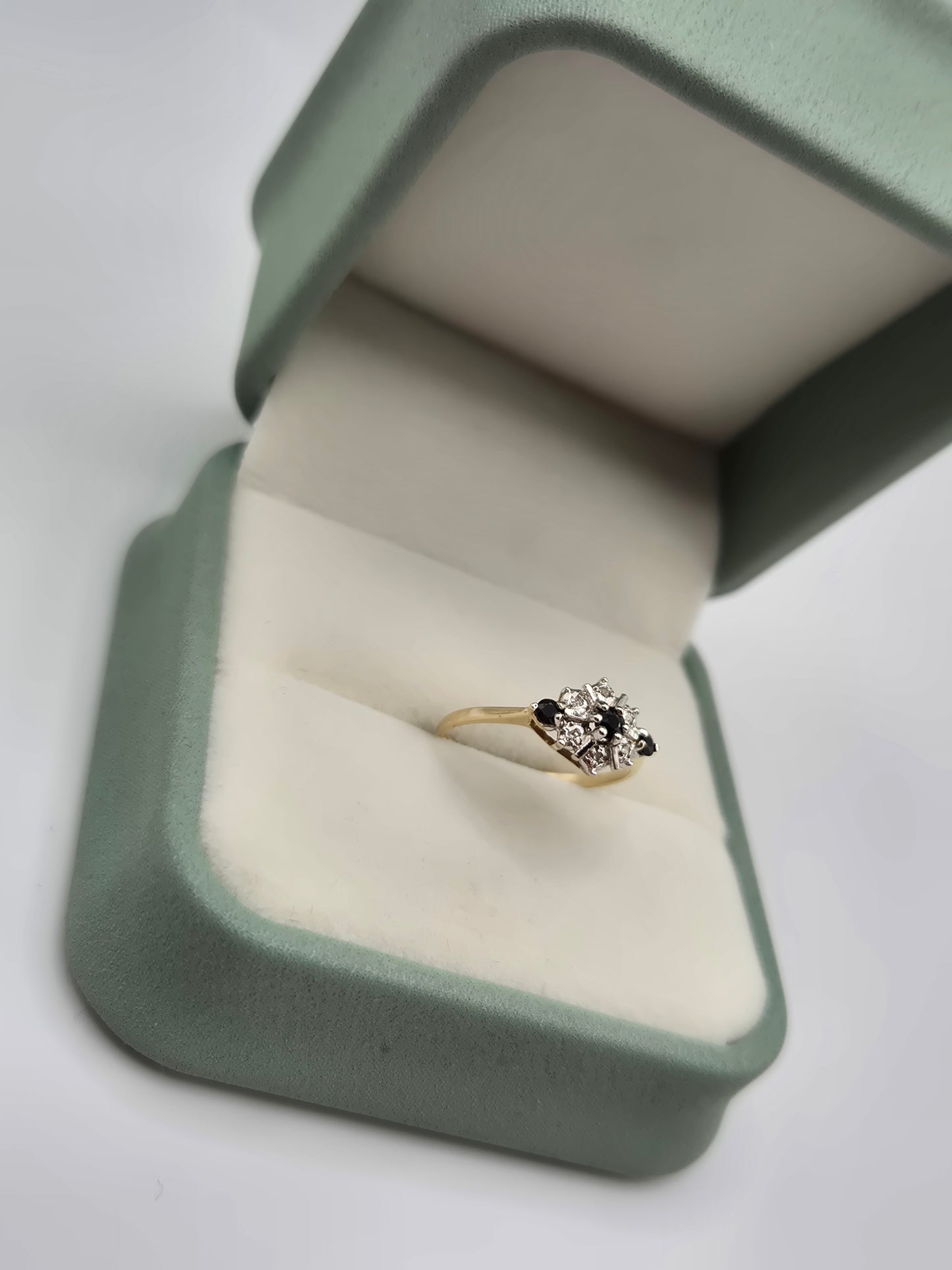 9ct gold sapphire and diamond ring
