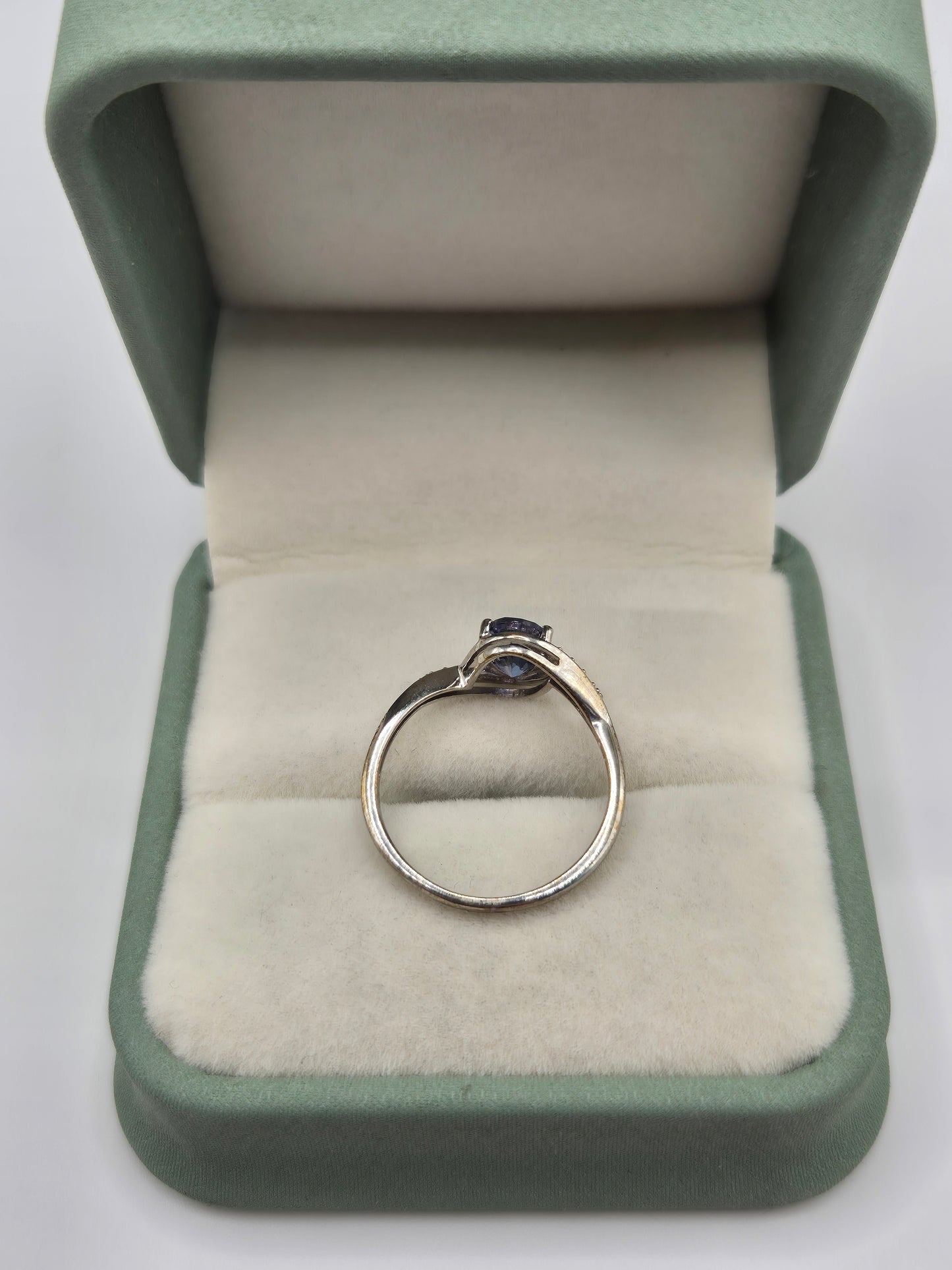 9ct white gold sapphire and diamond ring