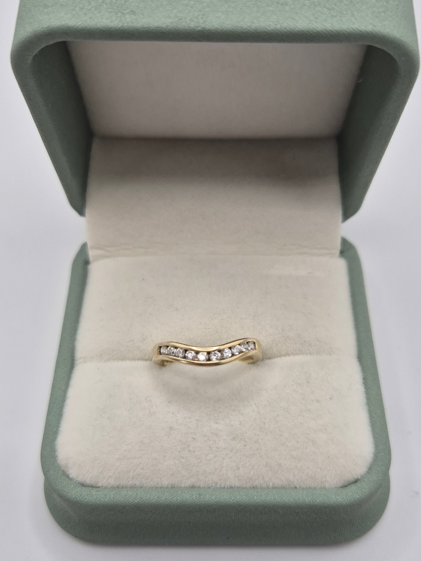 9ct gold cz ring