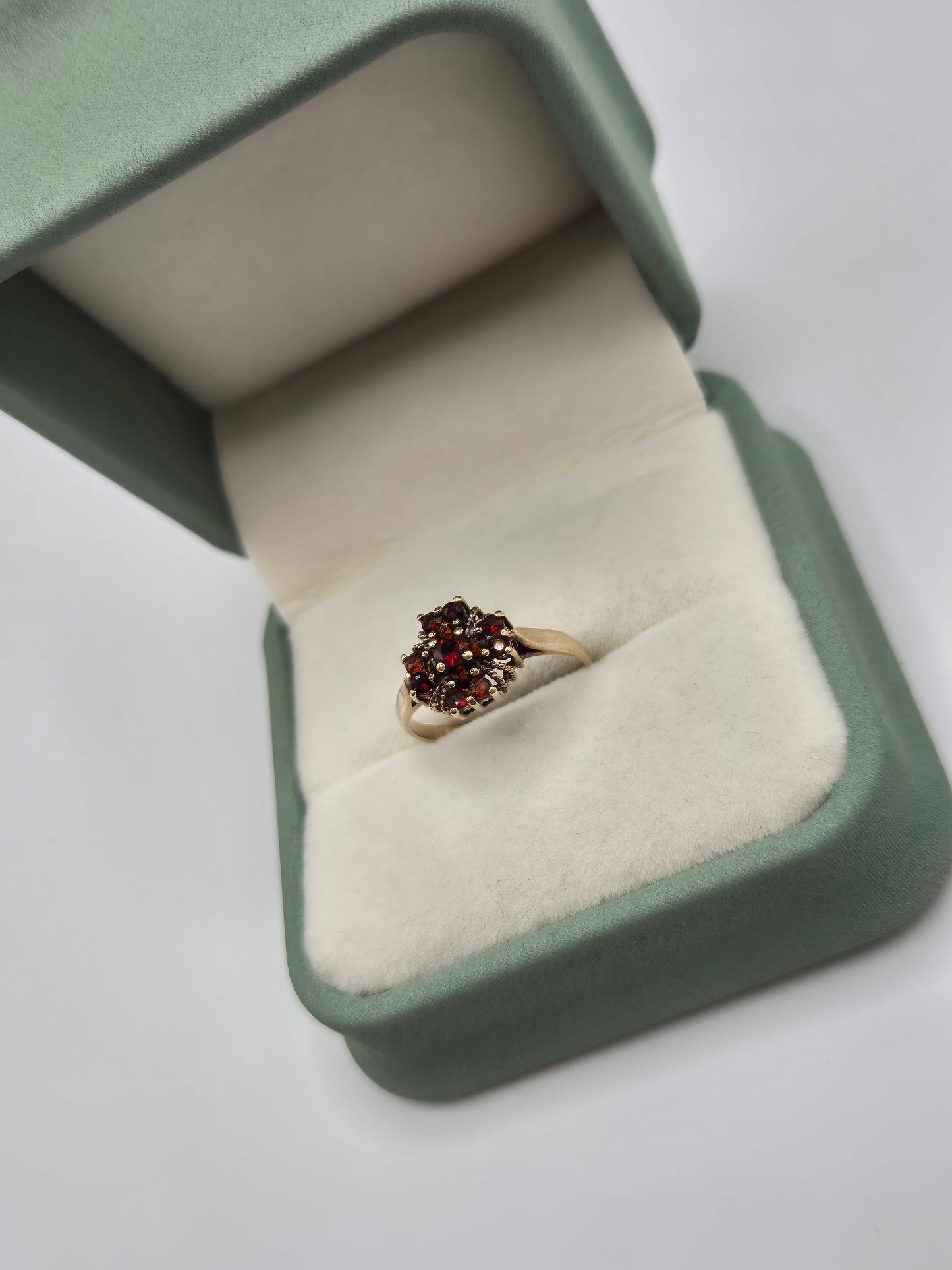 9ct gold garnet cluster ring