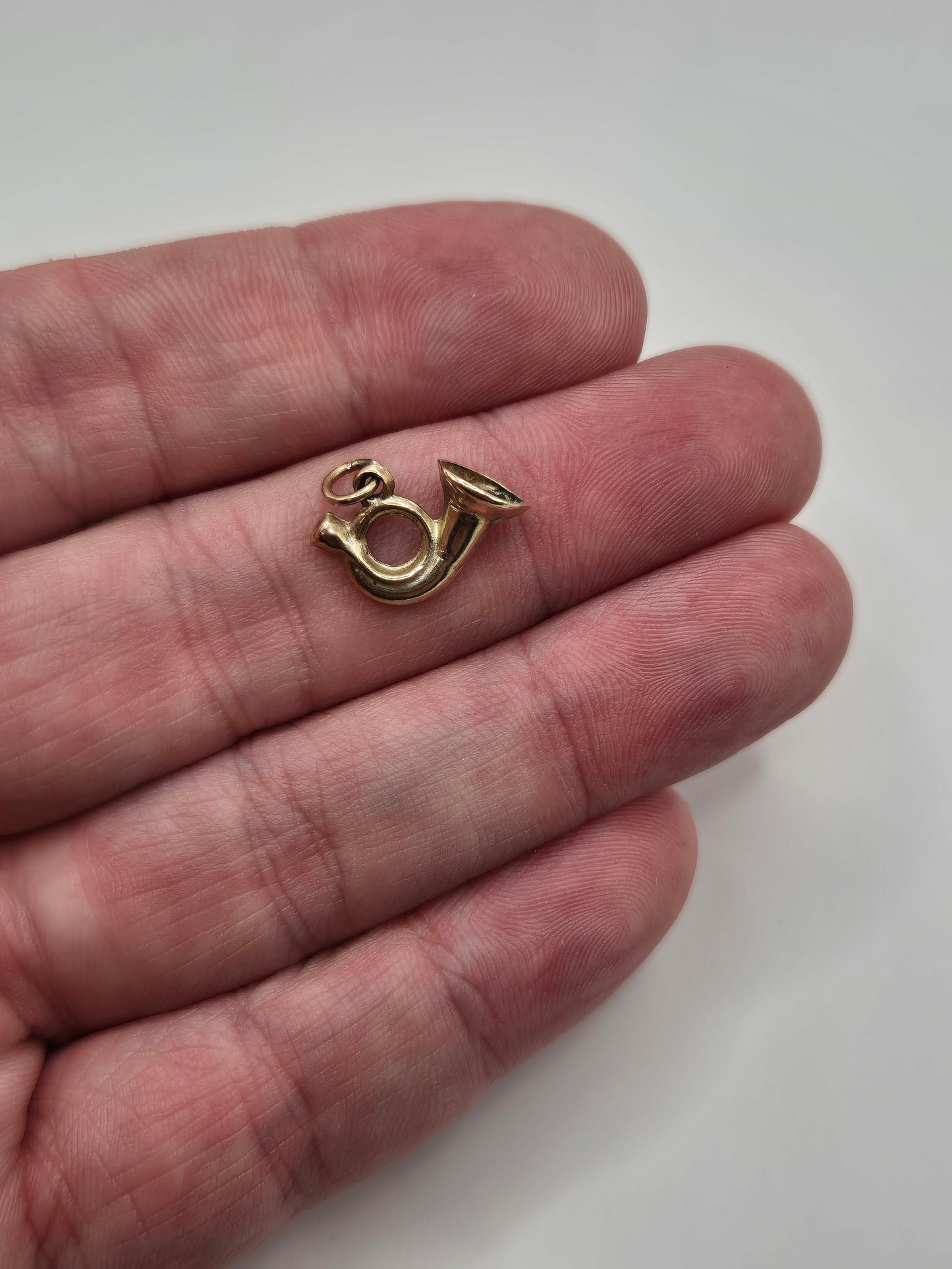 9ct gold french horn charm