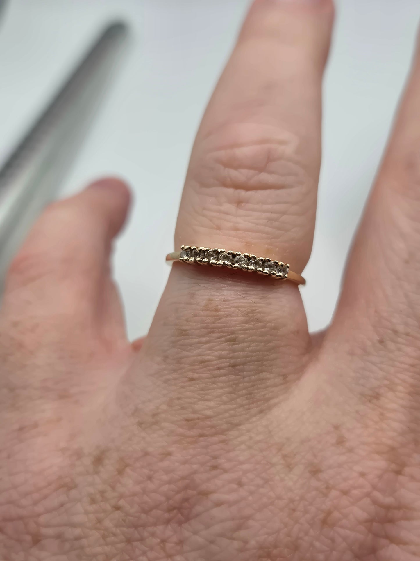 9ct gold quartz ring