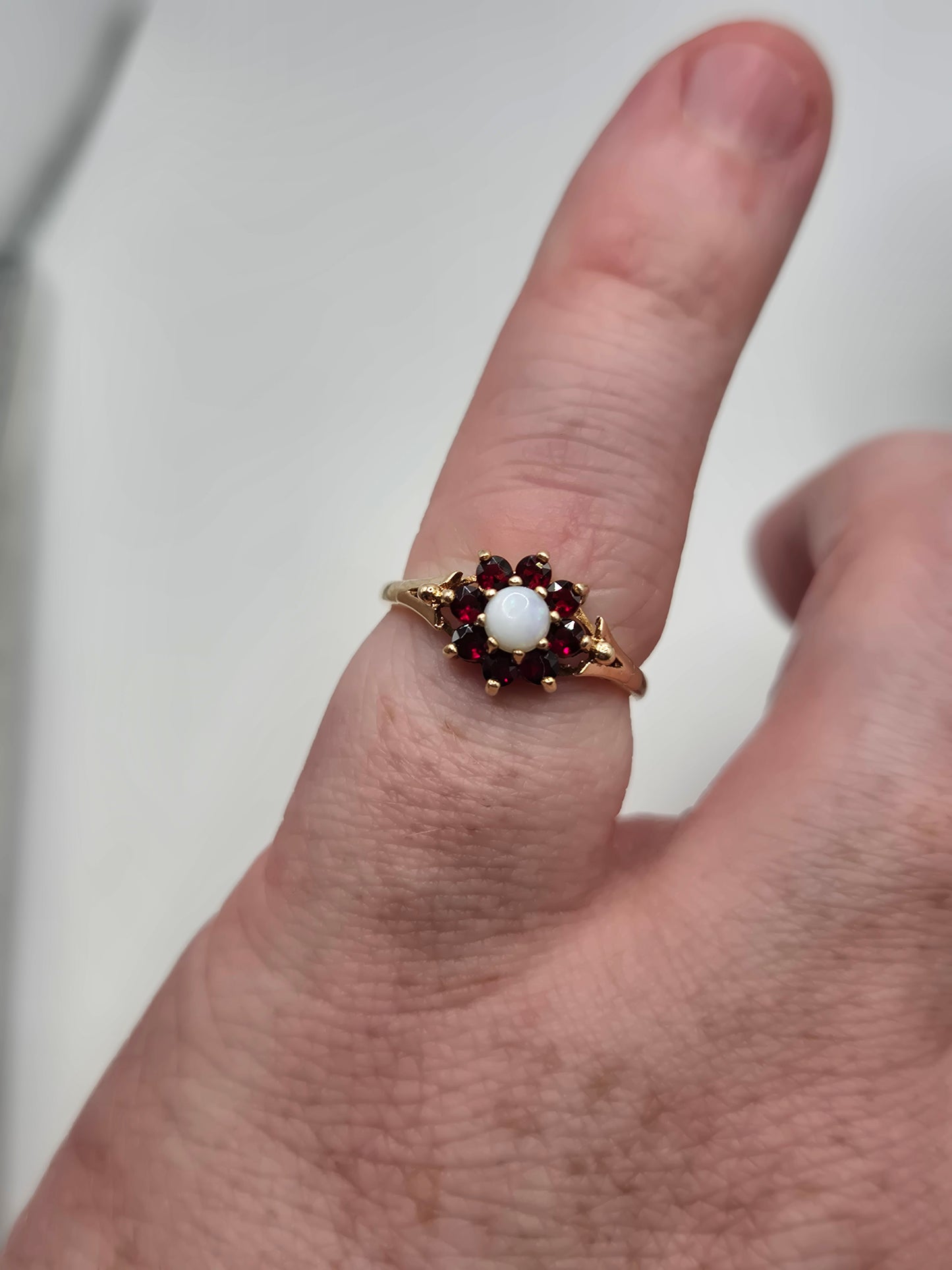 9ct gold opal and garnet ring