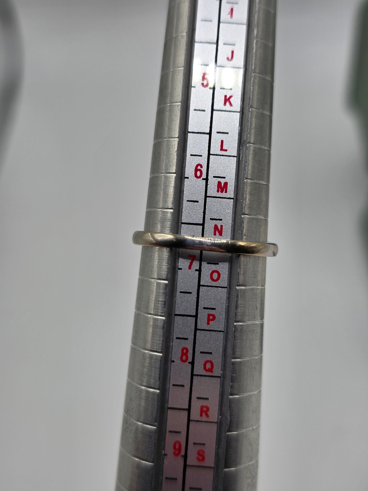 9ct white gold yellow quartz ring