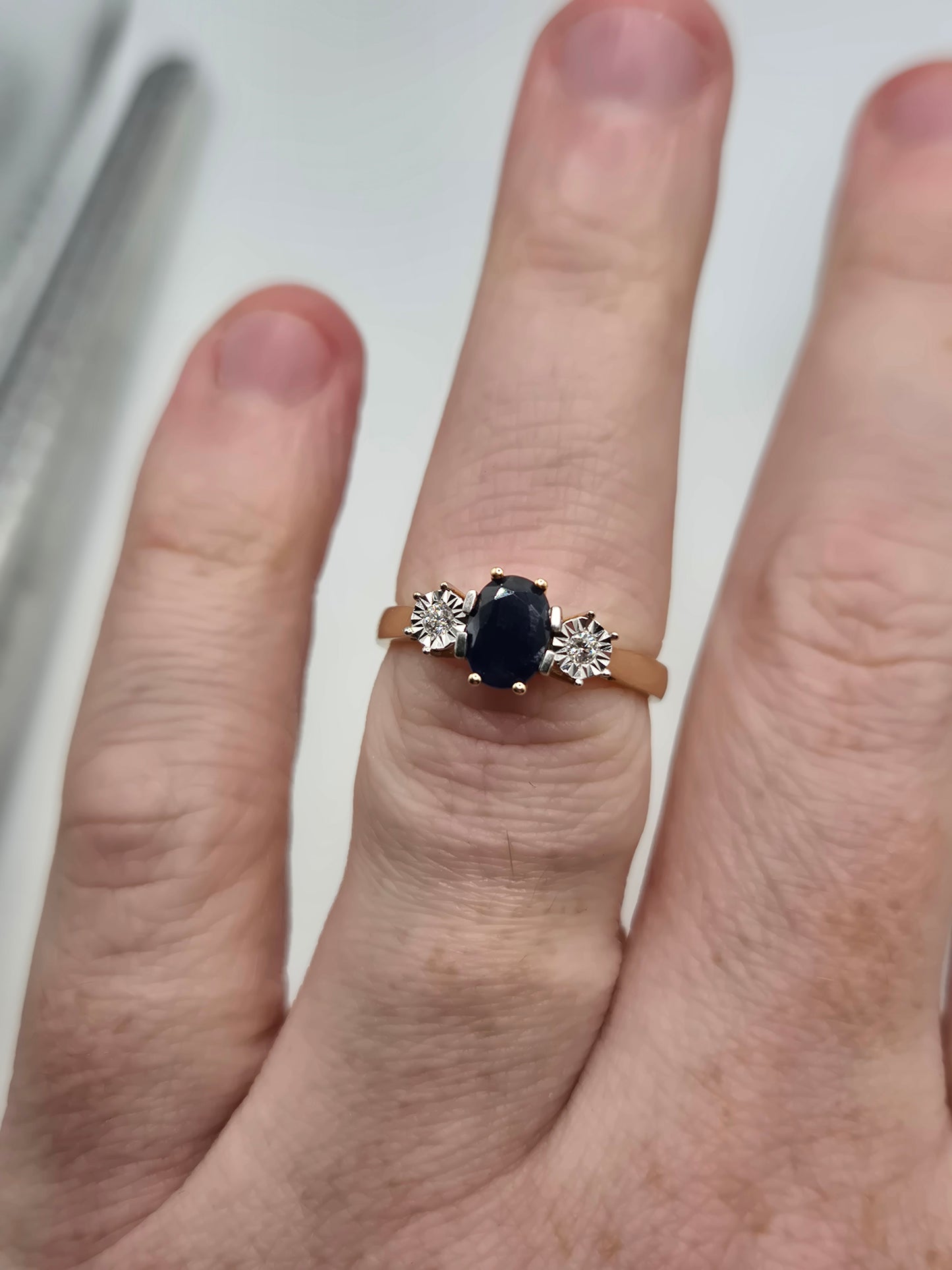9ct gold sapphire and diamond ring