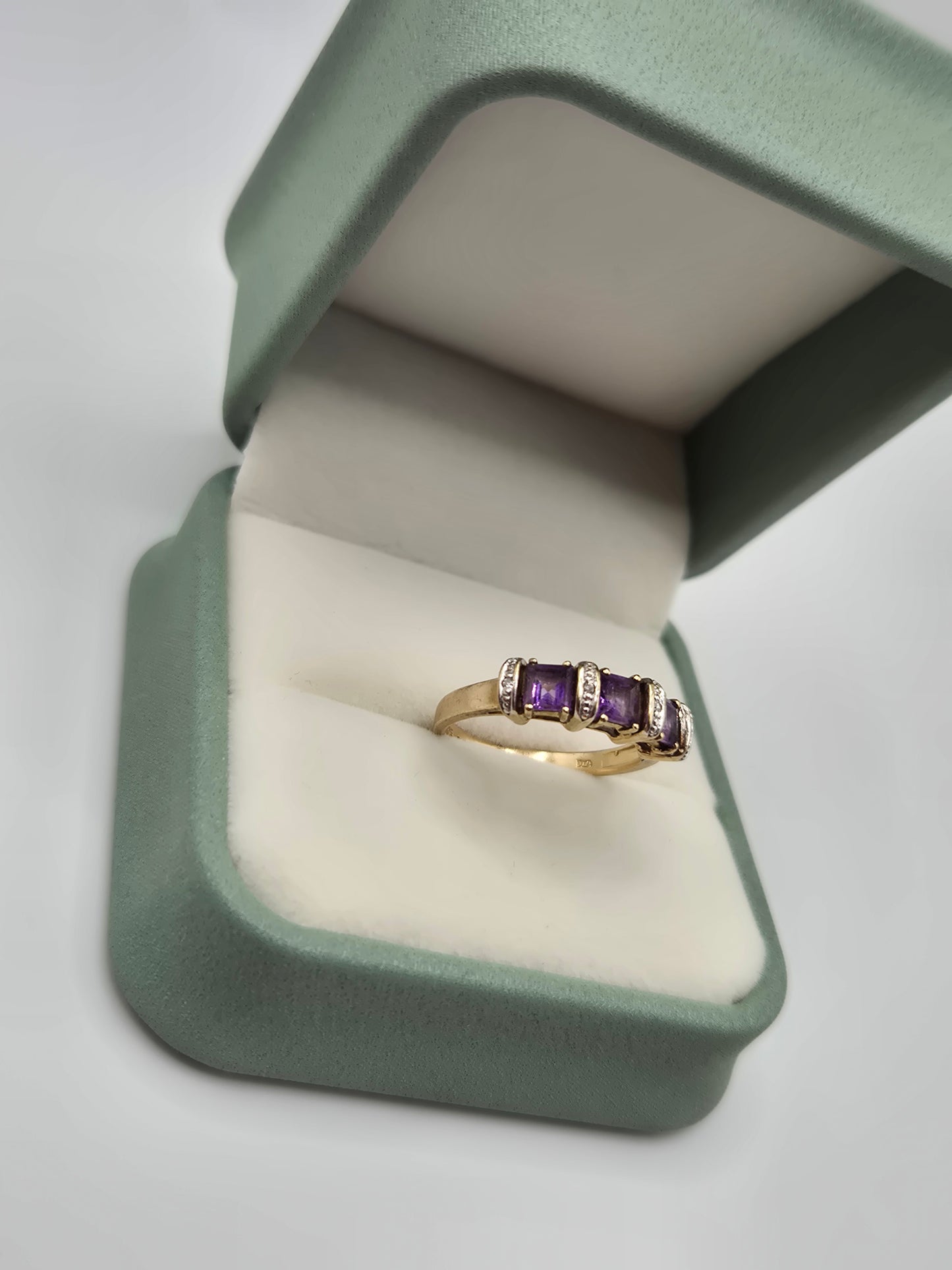 9ct gold amethyst and diamond ring