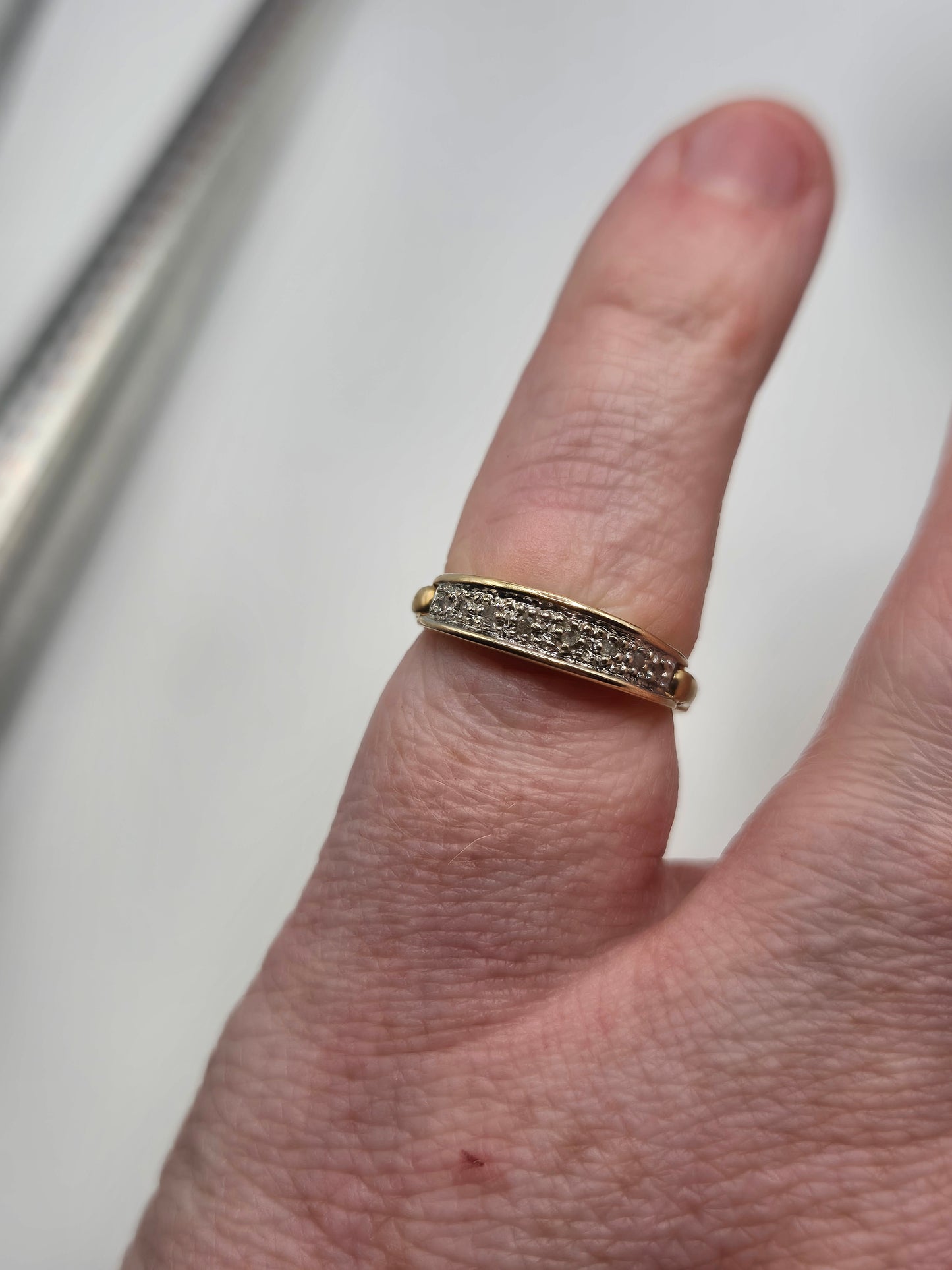 9ct gold diamond ring