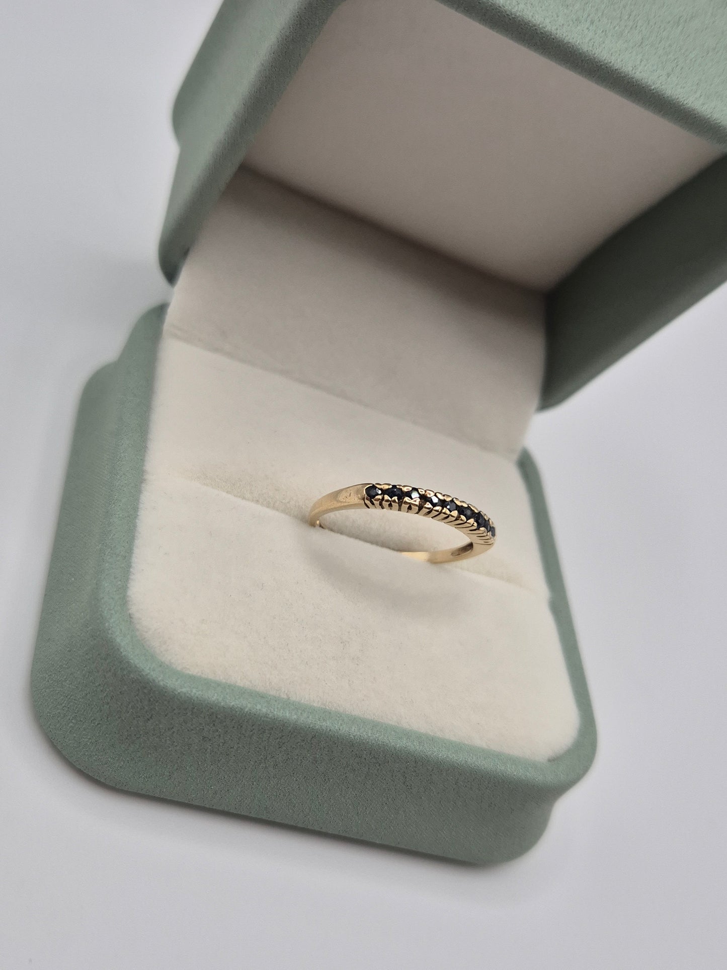 9ct gold sapphire ring