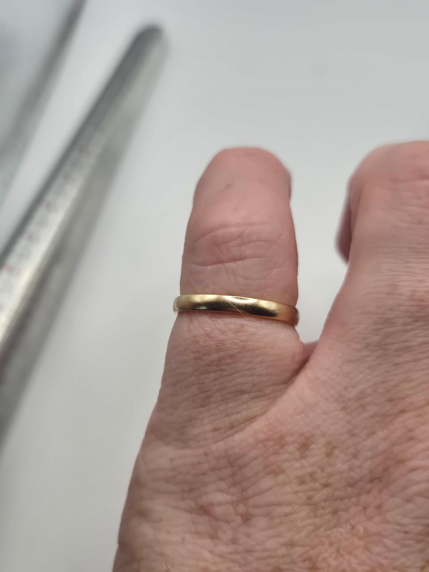 9ct gold band ring