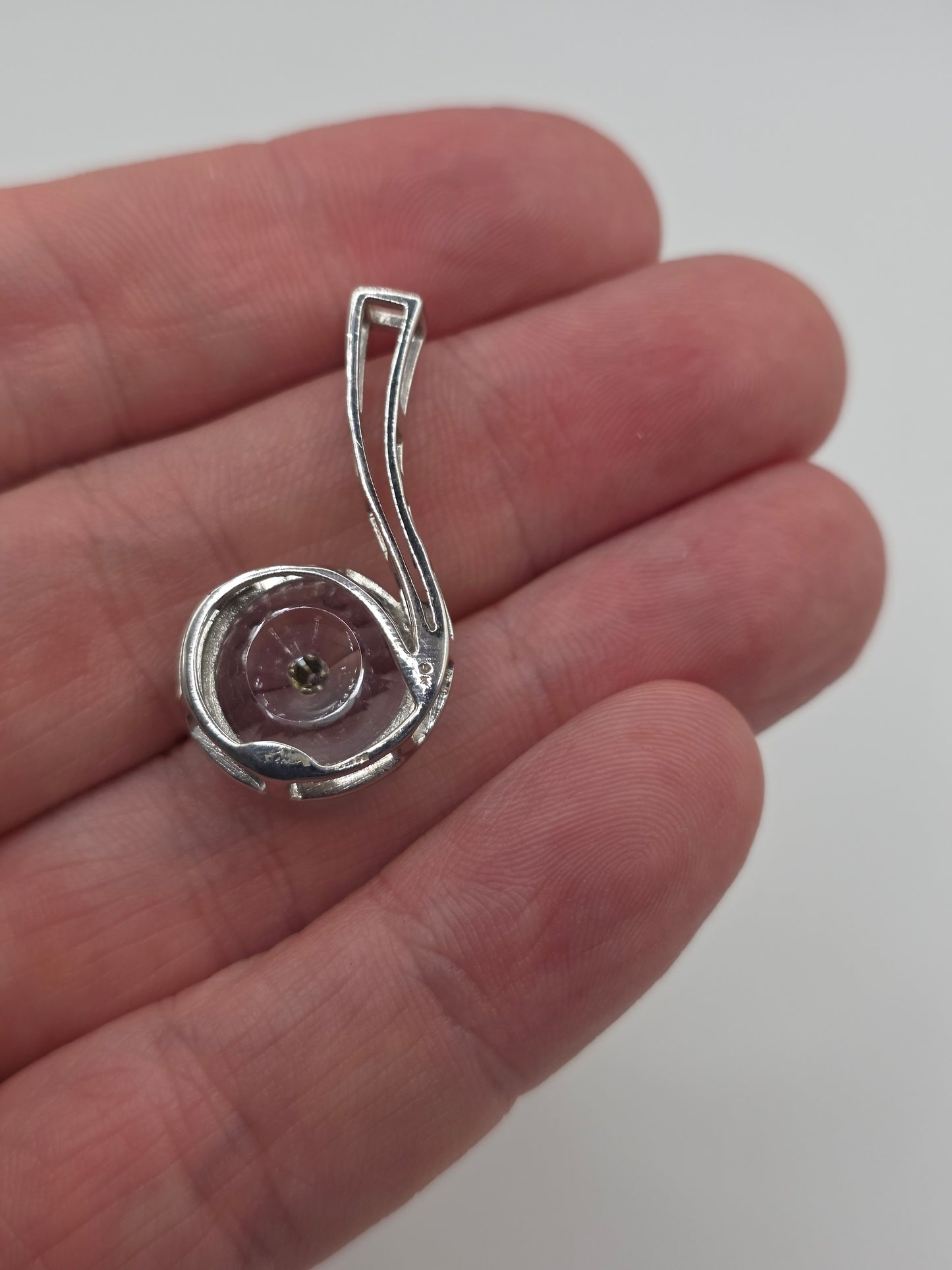 Glen lehrer 9ct white gold topaz and diamond pendant
