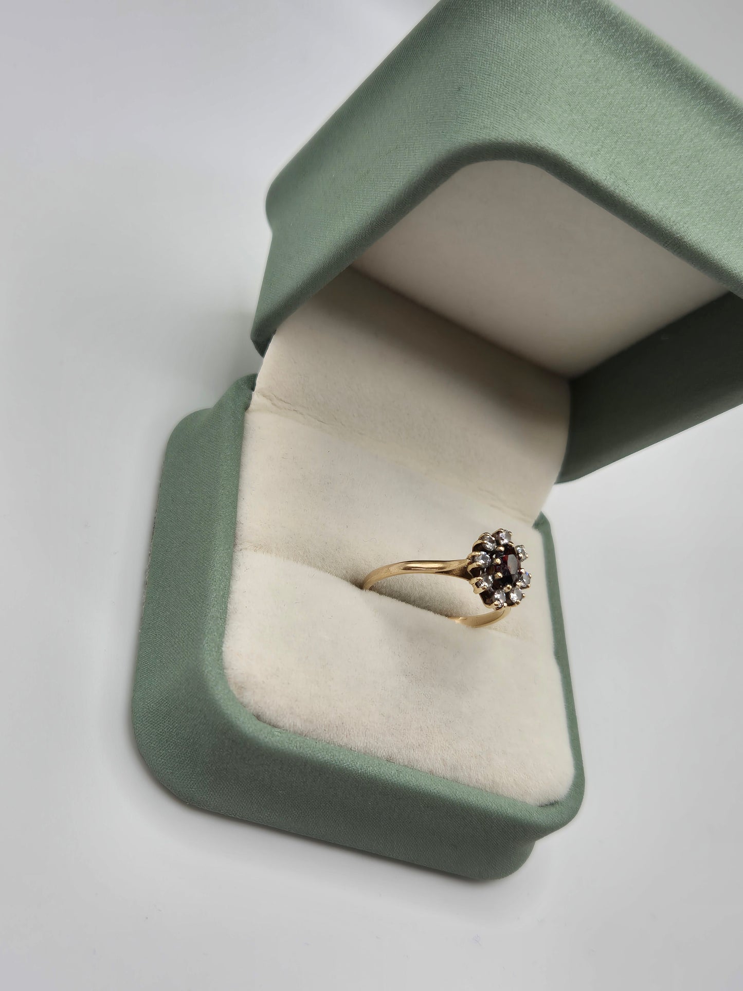 9ct gold garnet and cz ring