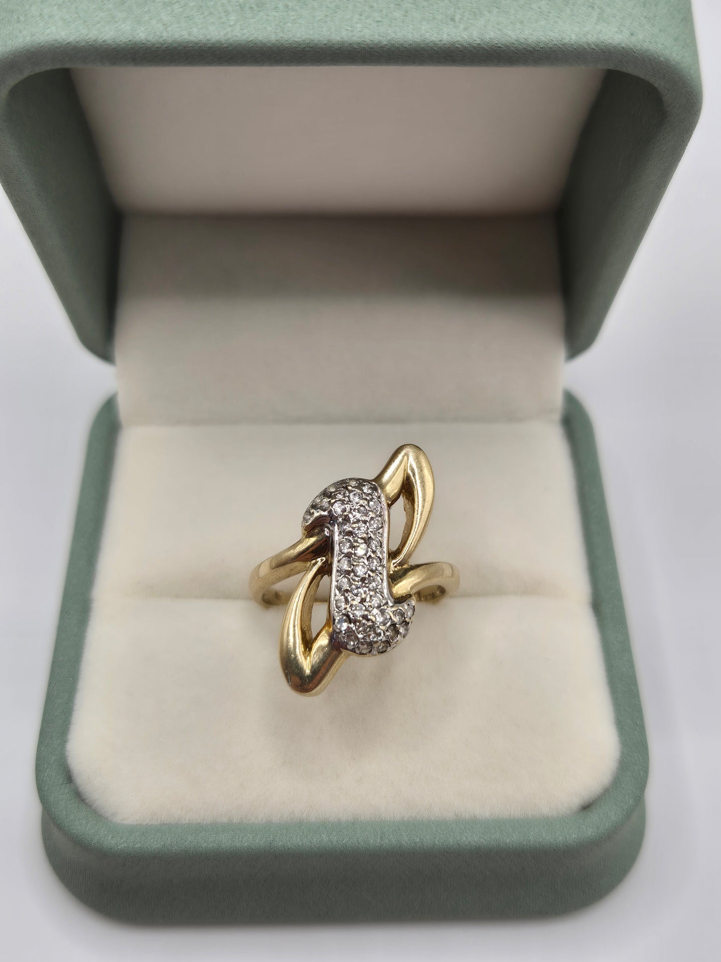 9ct gold cz ring