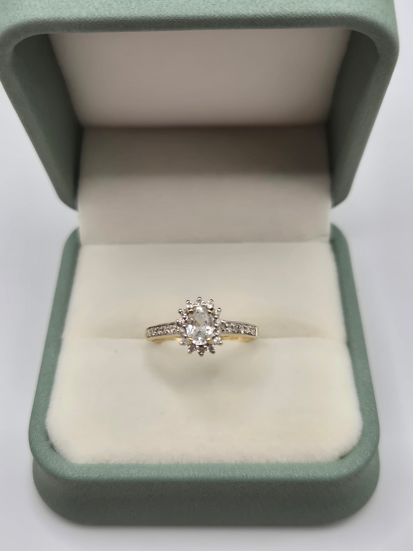 9ct gold cz cluster ring