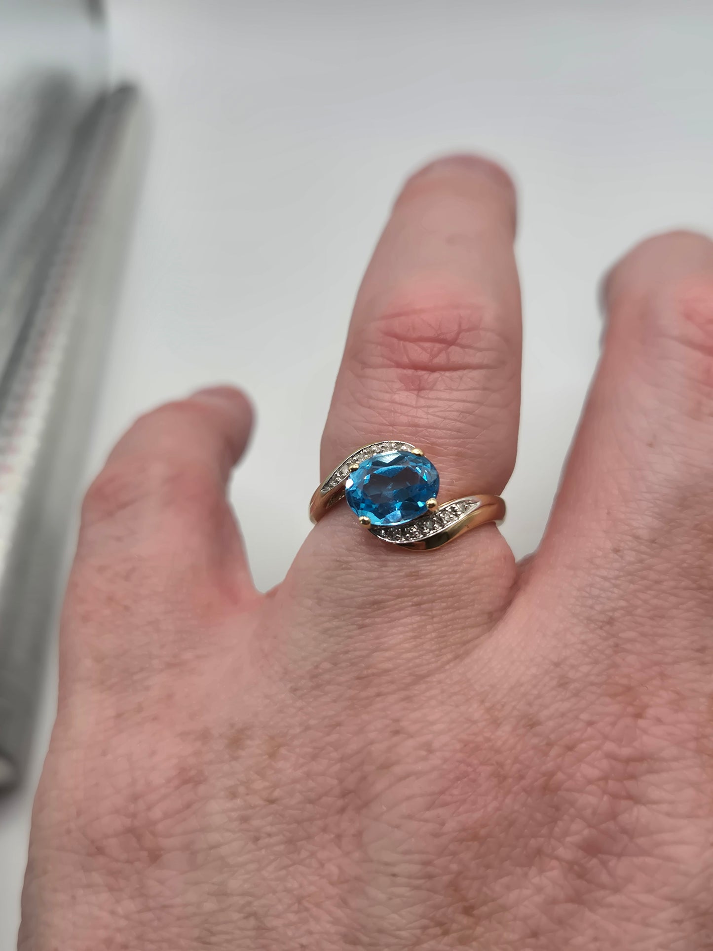 9ct gold topaz and diamond ring