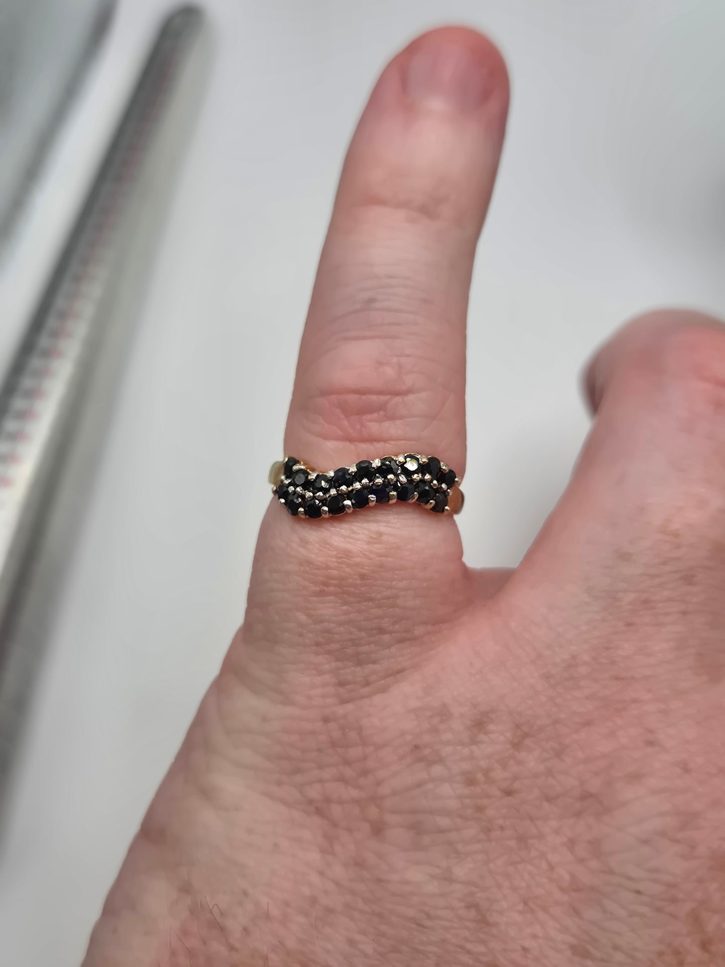 9ct gold wavy sapphire ring