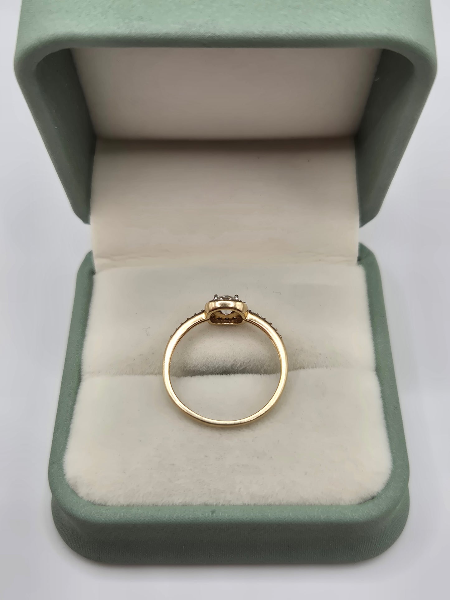 9ct gold cz cluster ring