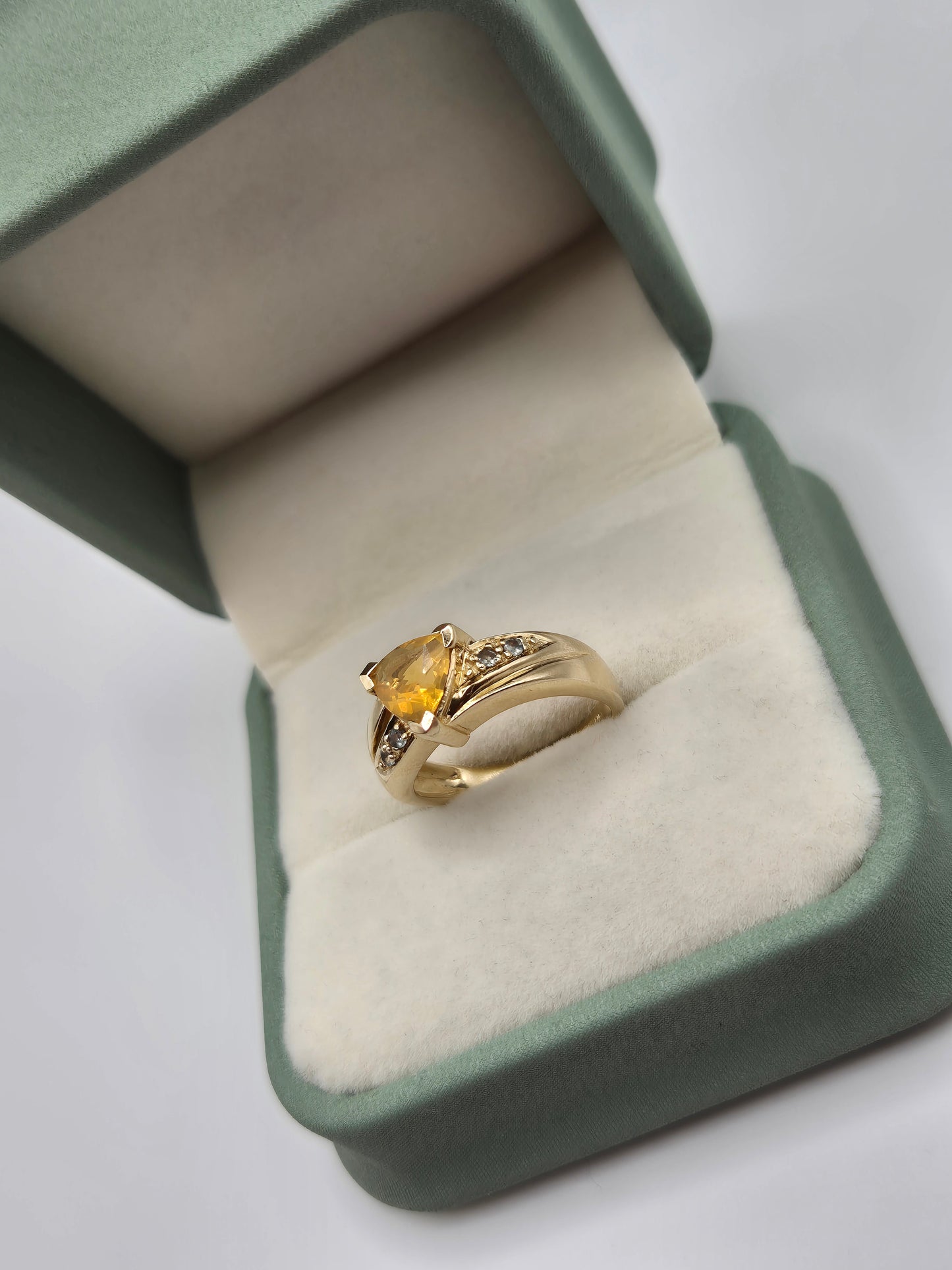 Heavy 9ct gold citrine and topaz ring