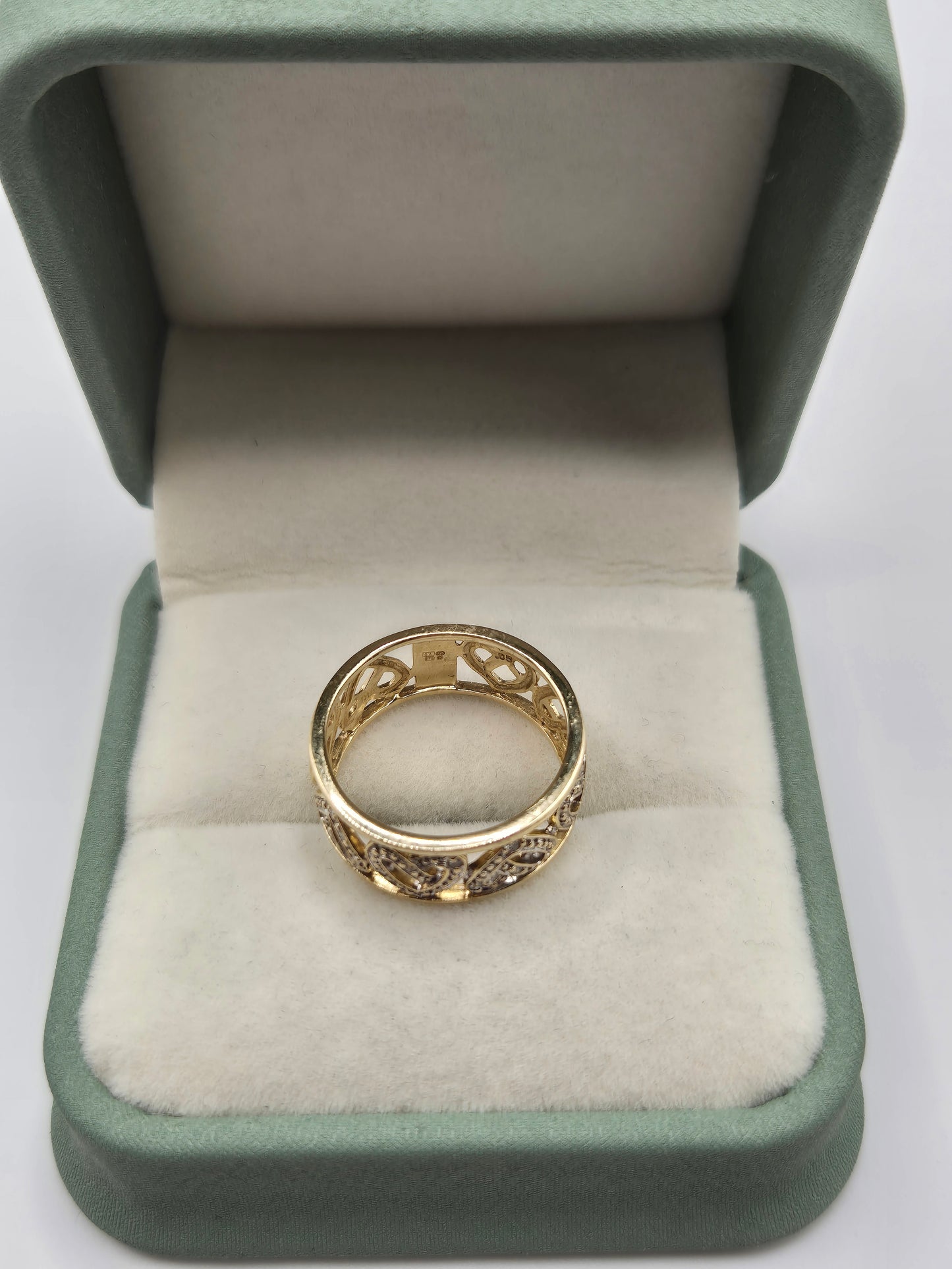 9ct gold diamond heart eternity ring
