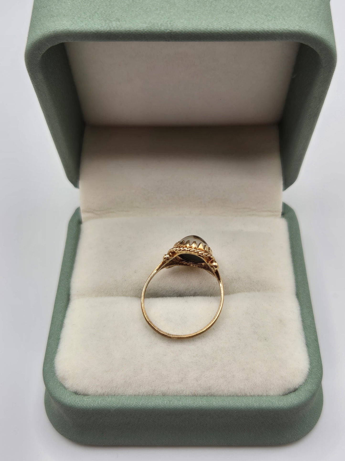 9ct gold mood stone ring