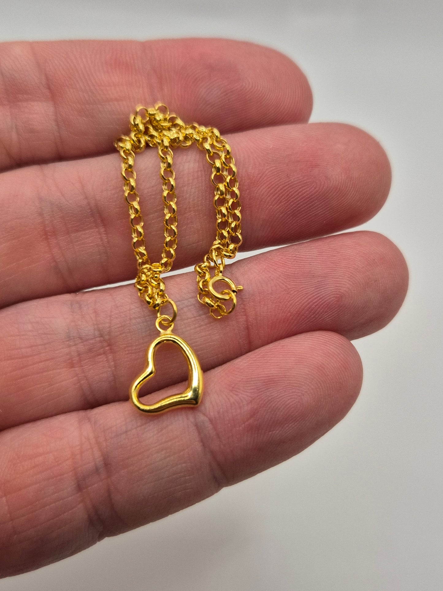 9ct gold charm bracelet